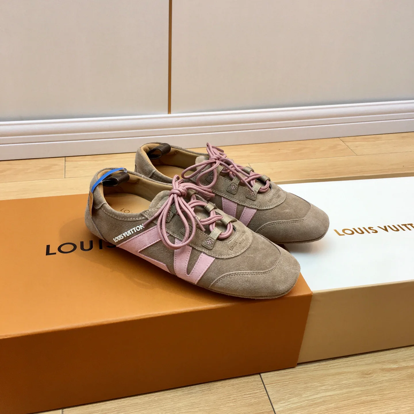 Кроссовки Женские Louis Vuitton 1590949