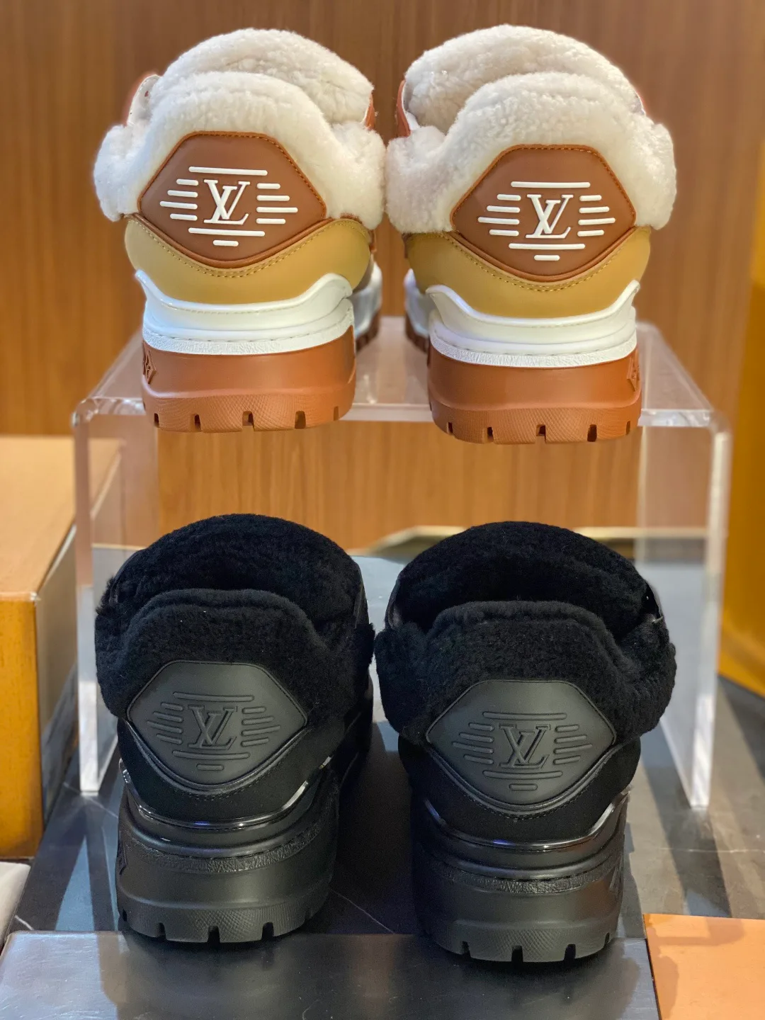 Кроссовки Женские Louis Vuitton 383059