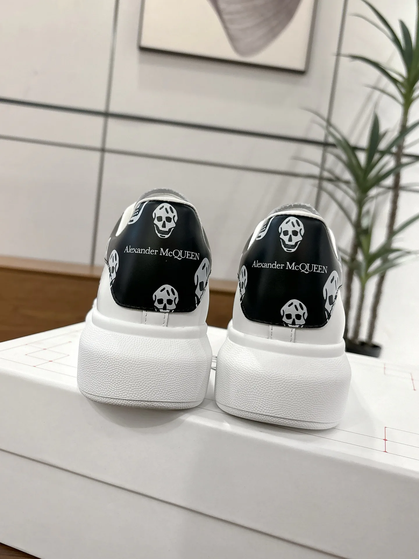 Кроссовки Женские Alexander Mcqueen 11561343
