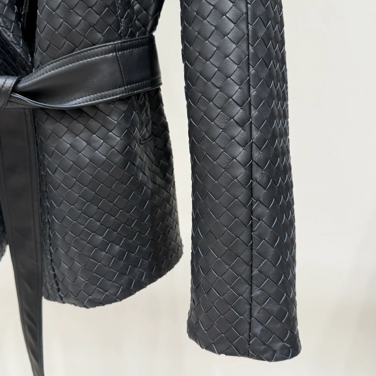 Кожаные Куртки И Дублёнки Женские Bottega Veneta 18335424