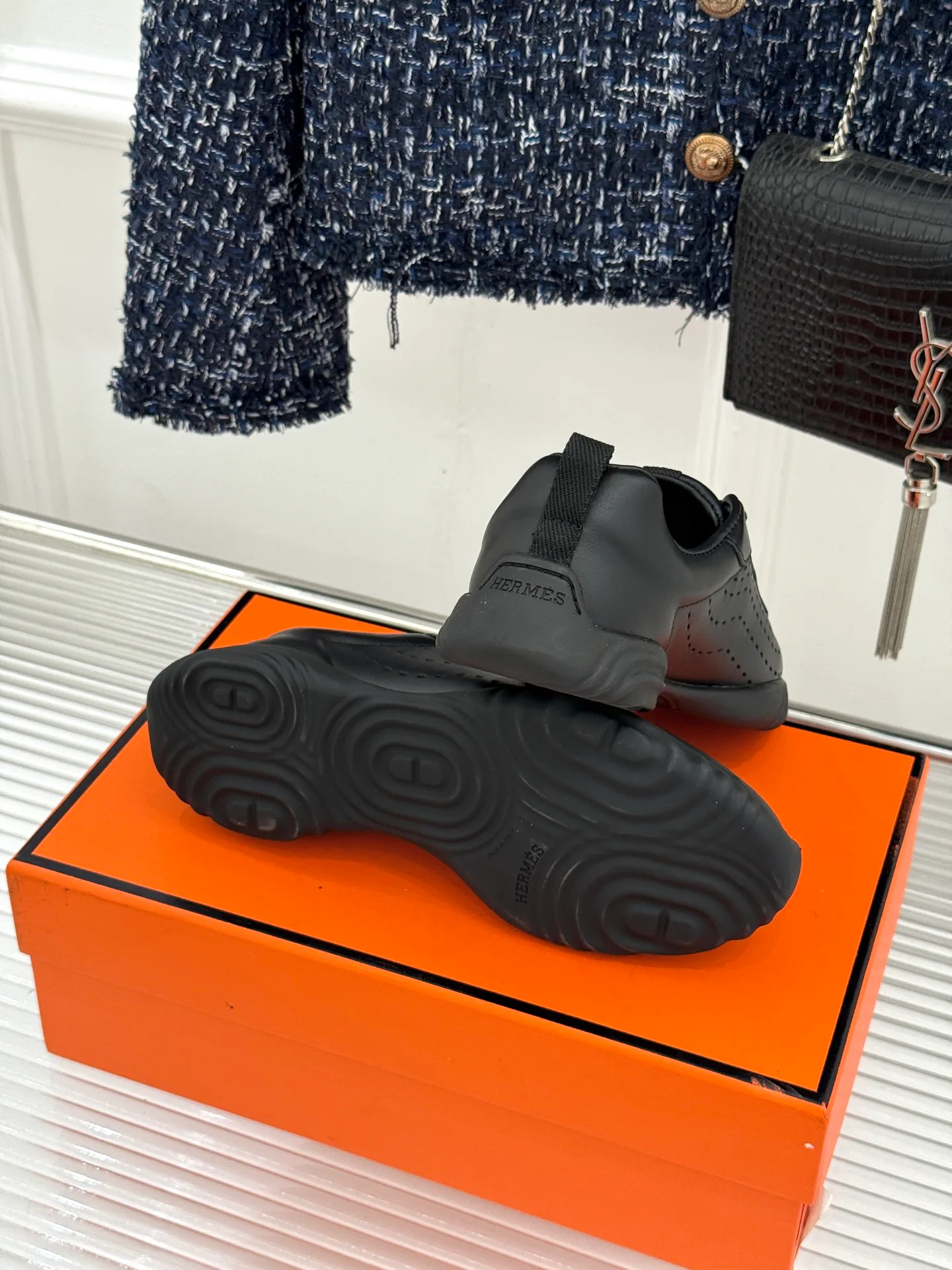 Кроссовки Женские Hermes 18636854