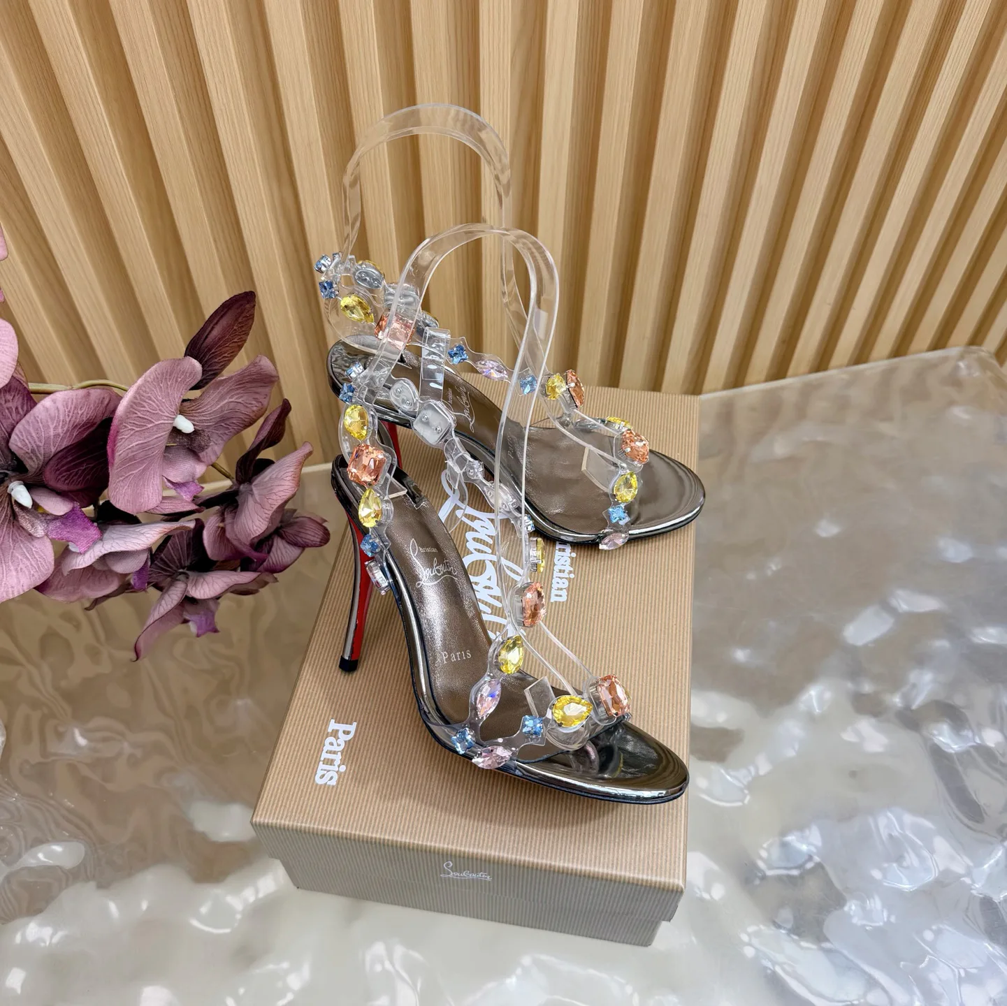 Босоножки Женские Christian Louboutin 9396017