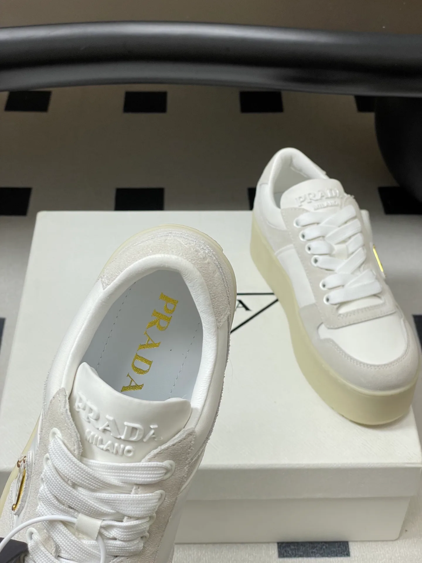 Кроссовки Женские Prada 12810939