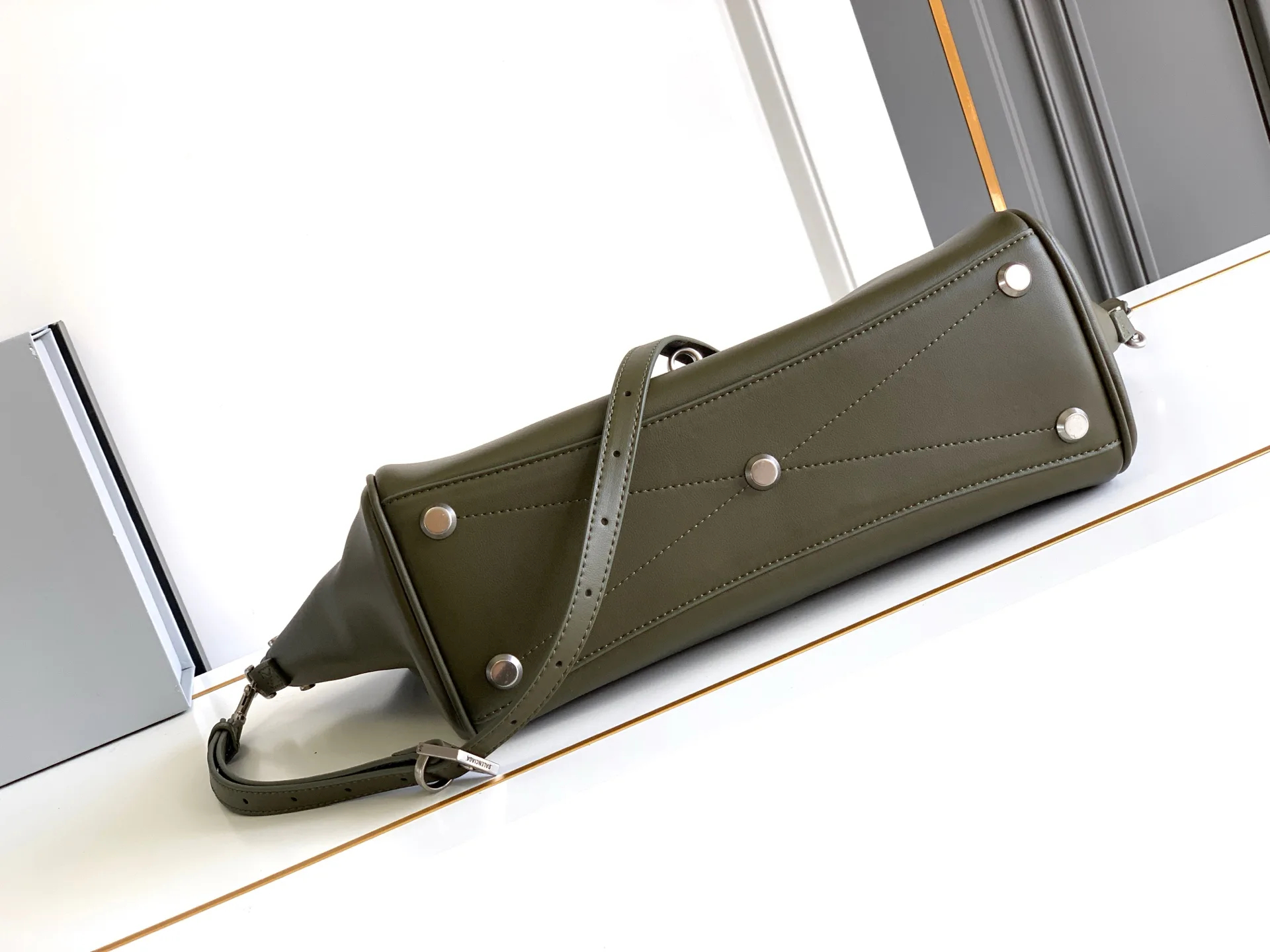 Классические Сумки Женские Balenciaga 84589