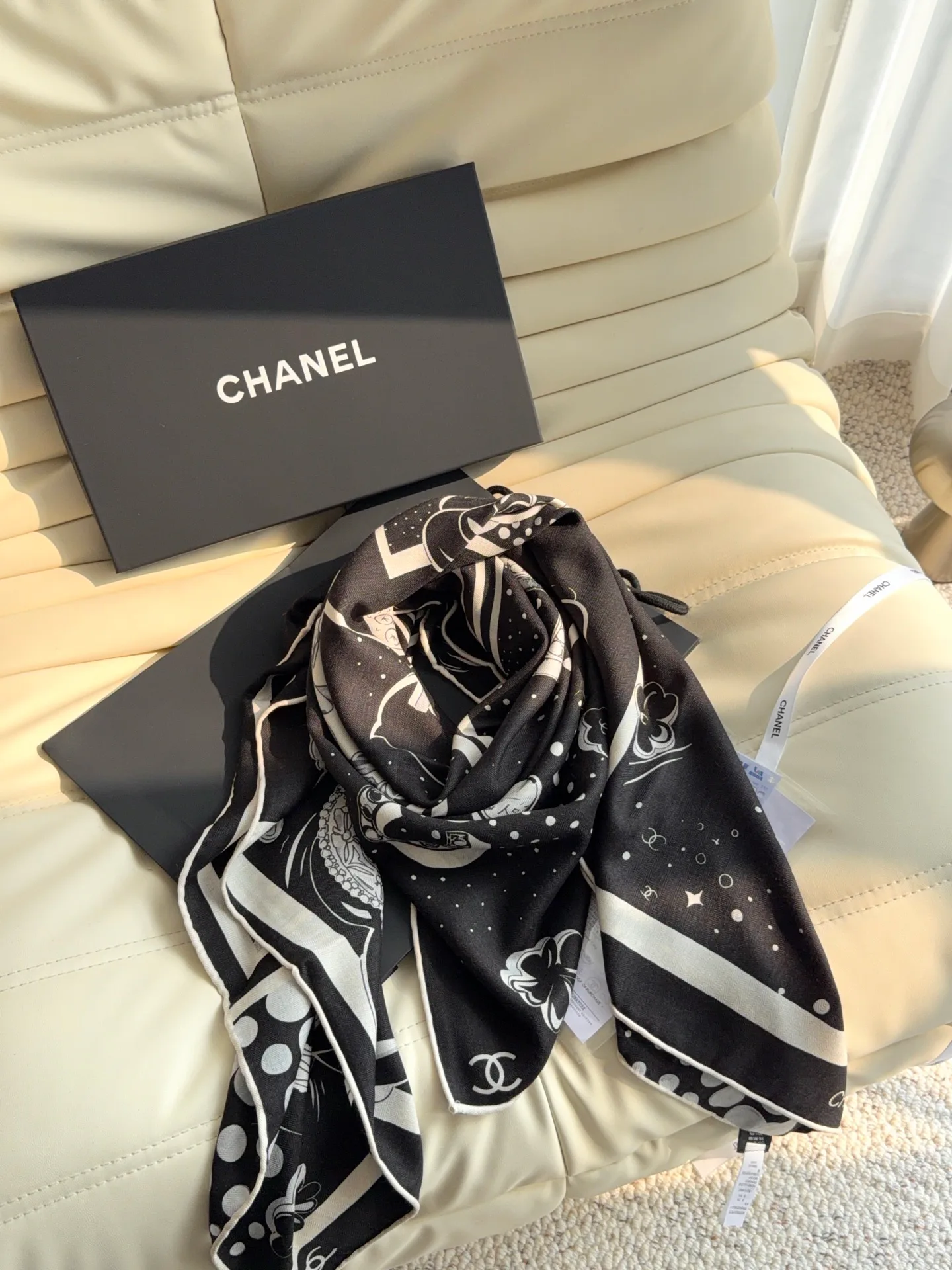 Платки Chanel 18675791
