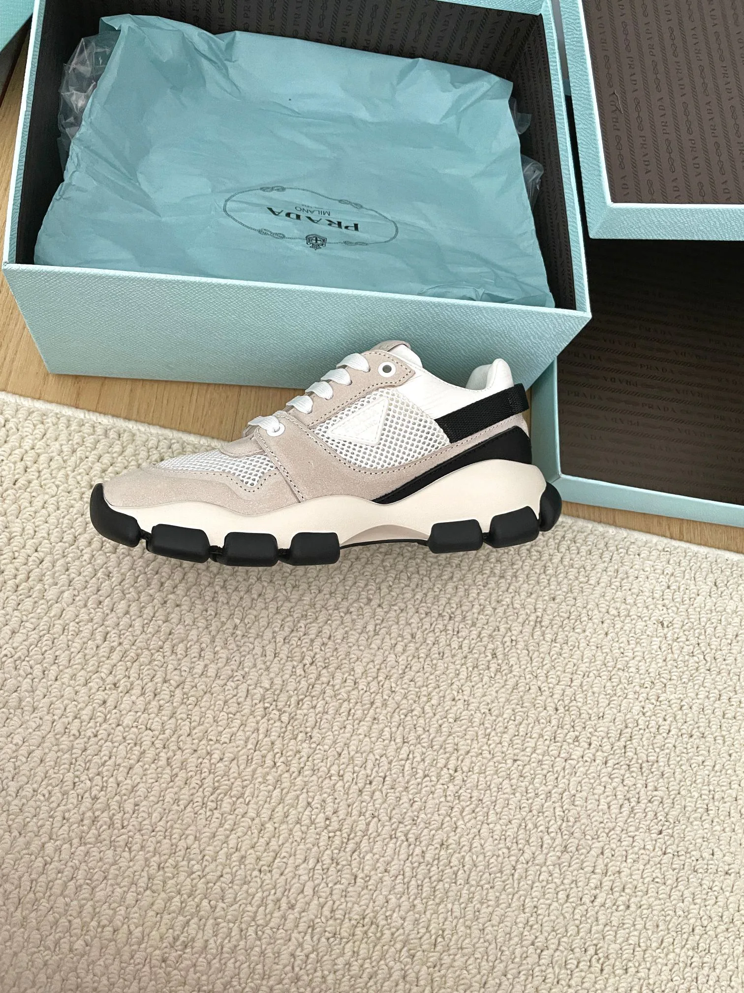 Кроссовки Женские Prada 17324749