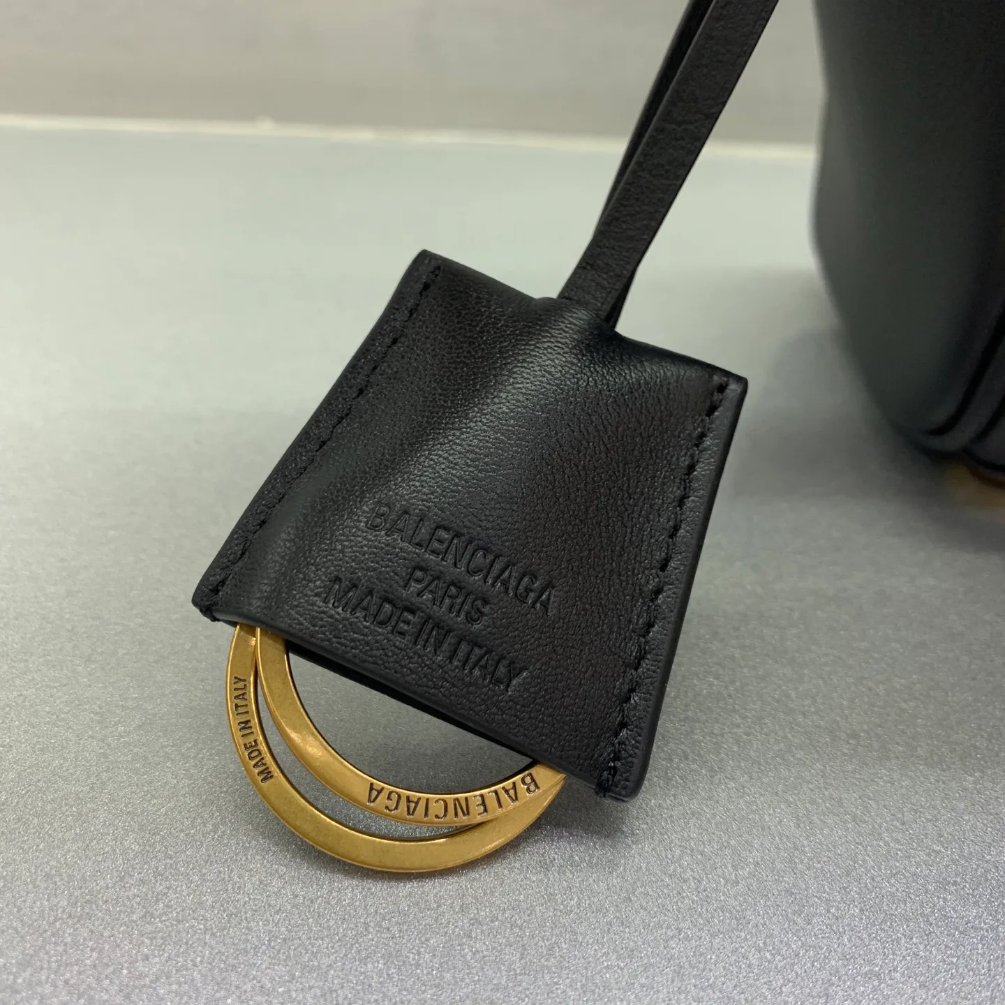 Классические Сумки Женские Balenciaga 18205732