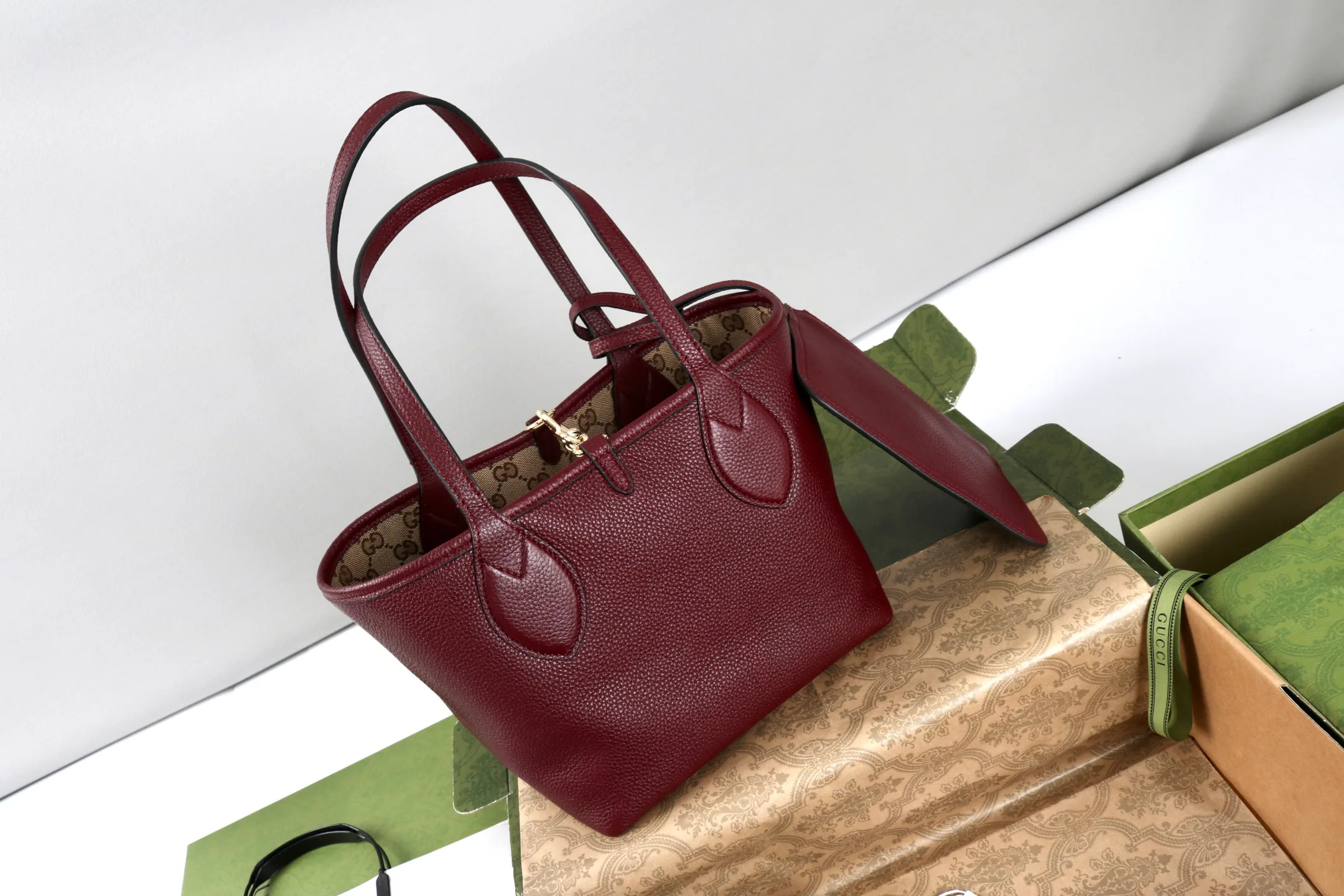 Классические Сумки Женские Gucci 393582