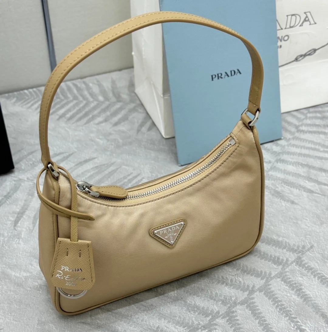 Сумки На Ремне Женские Prada 11682044