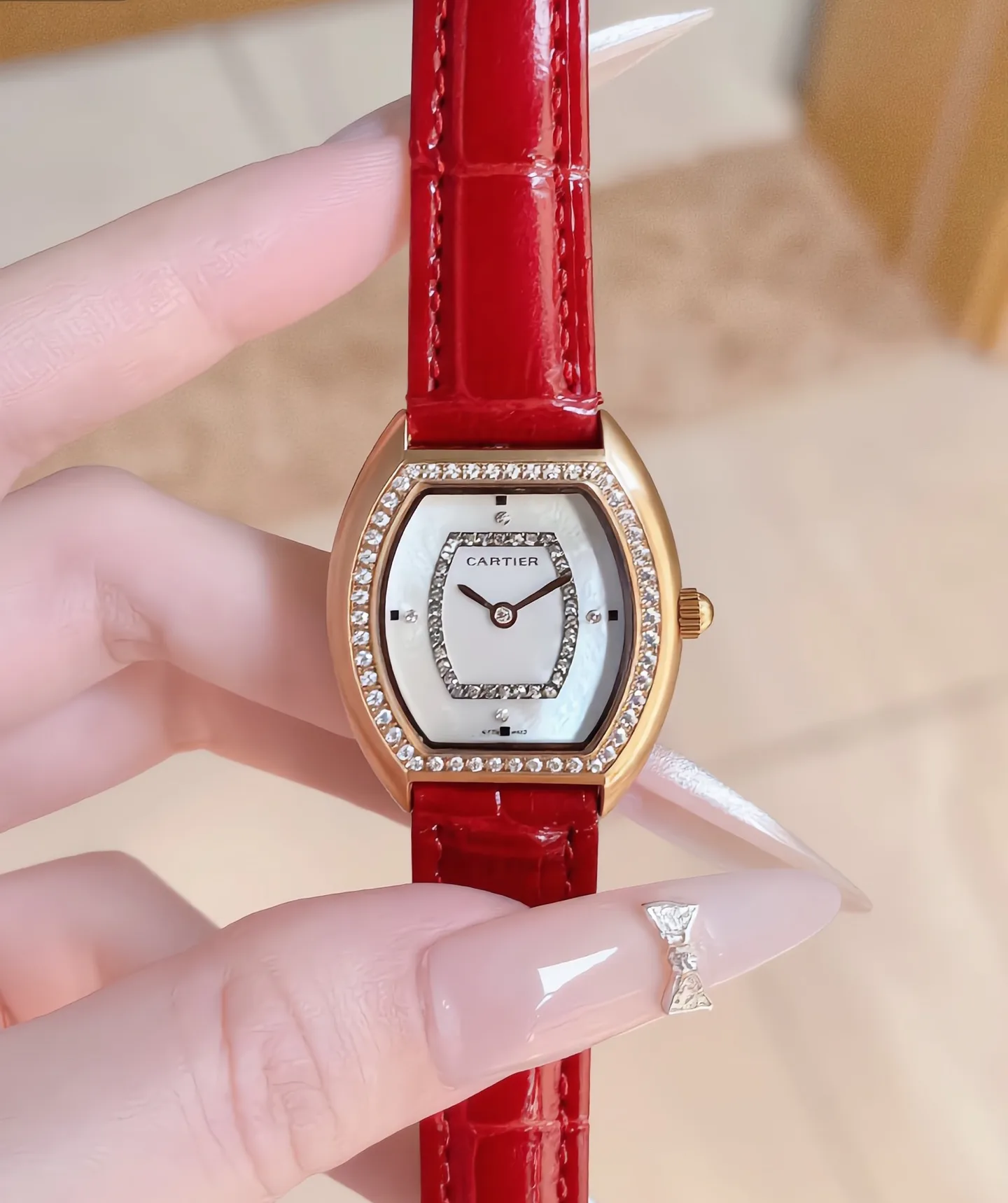 Часы Женские Cartier 17043356