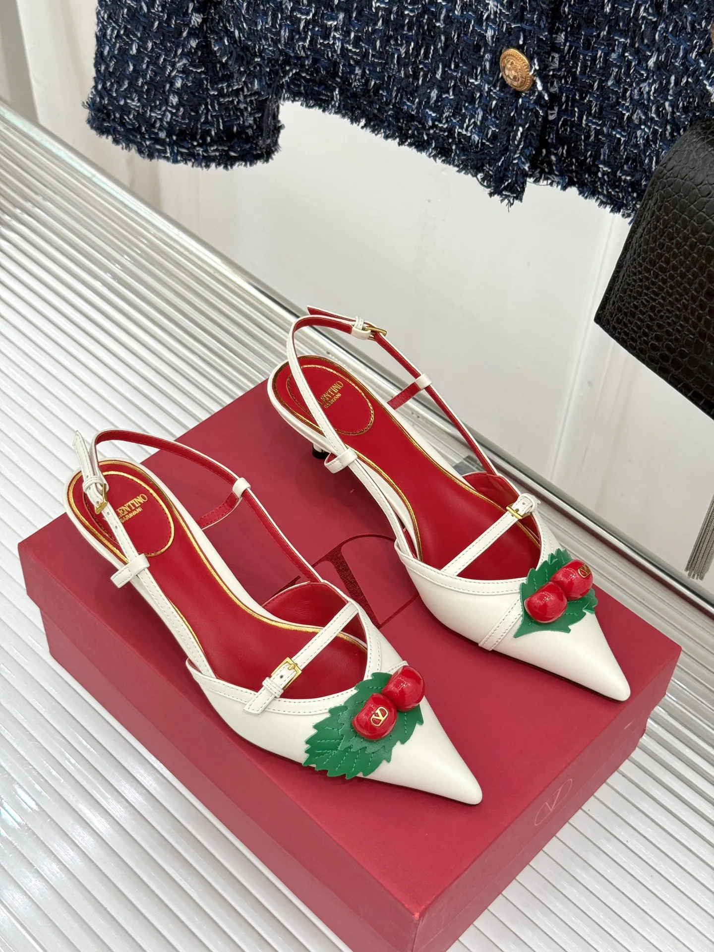 Босоножки Женские Valentino 16986236