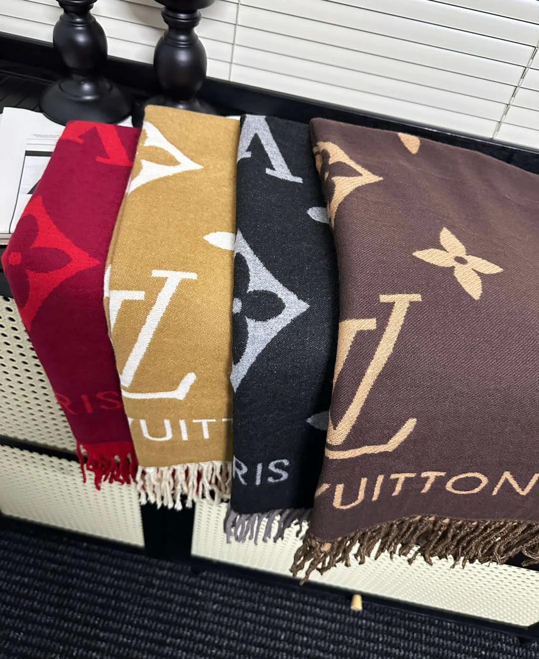 Шарфы Louis Vuitton 5892