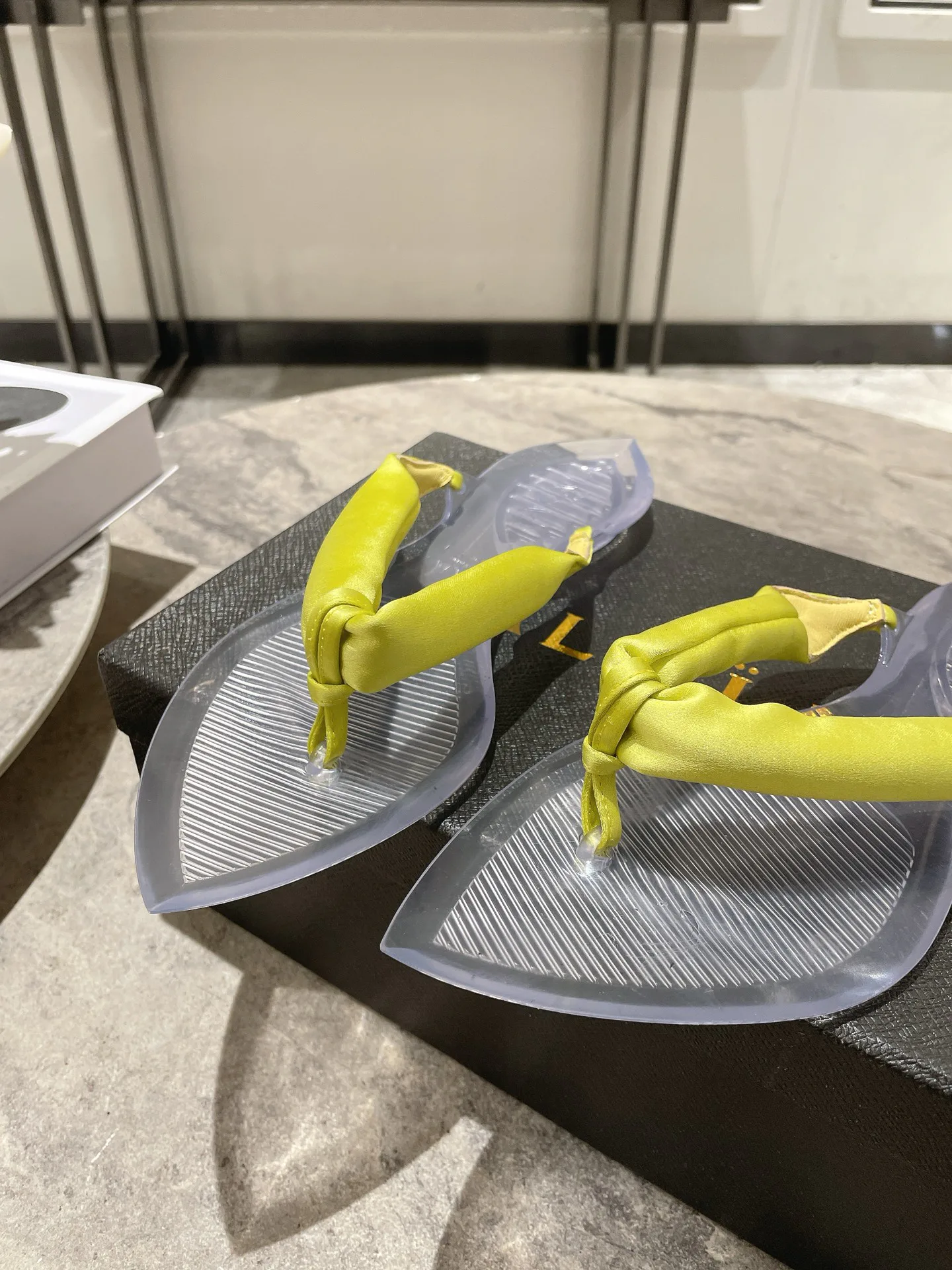 Шлепанцы Женские Alaia 12859253