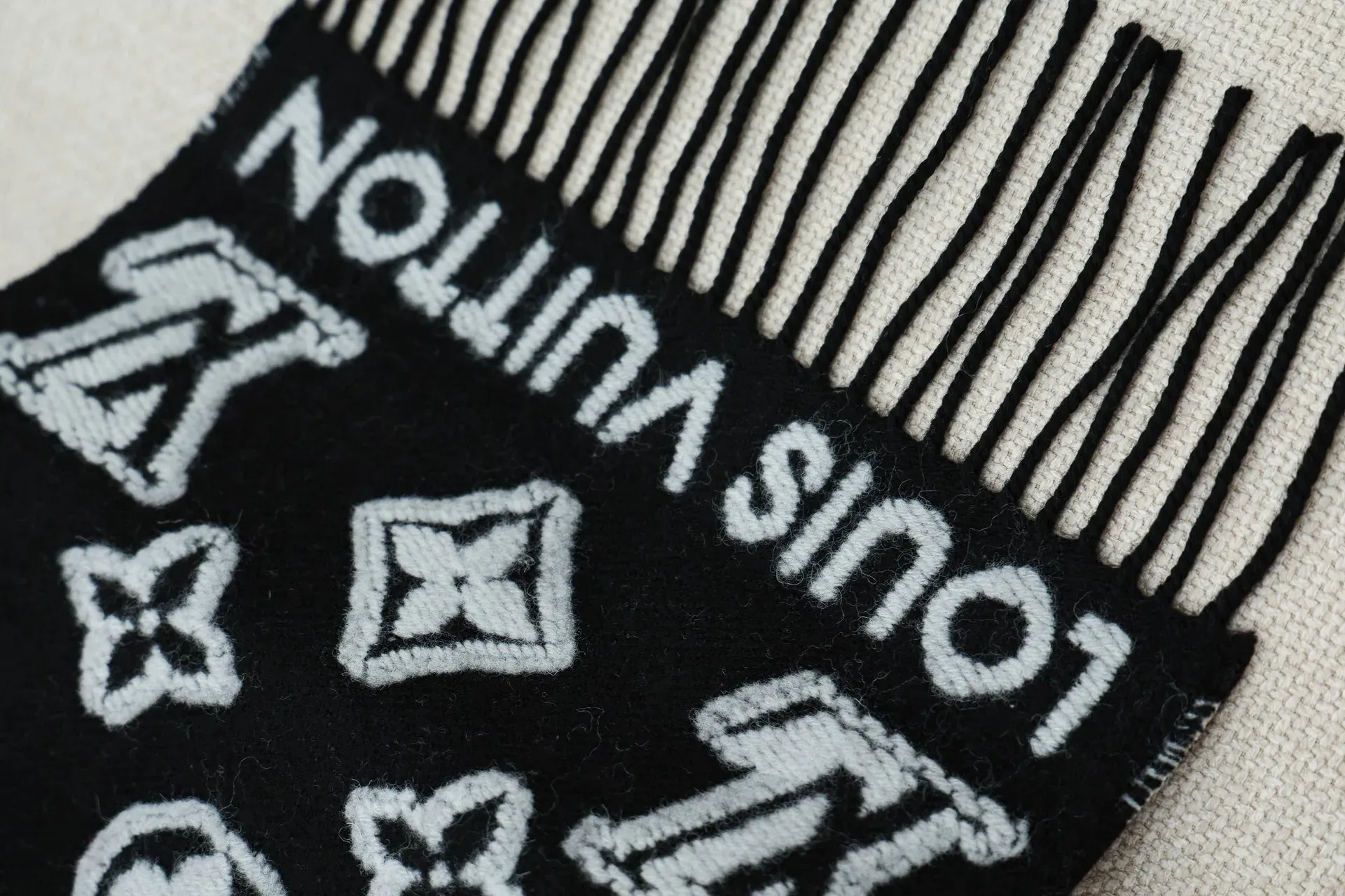 Шарфы Louis Vuitton 94390