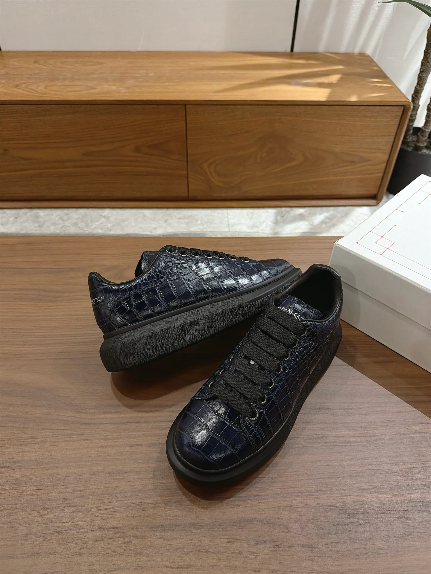 Кроссовки Женские Alexander Mcqueen 18159797
