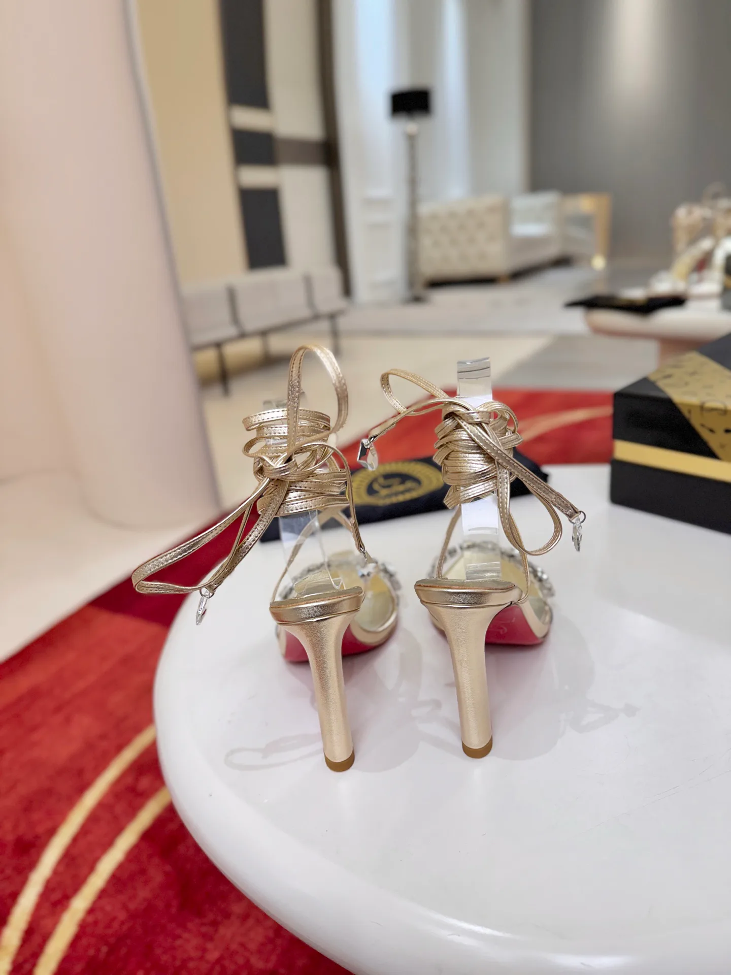 Босоножки Женские Christian Louboutin 19581786