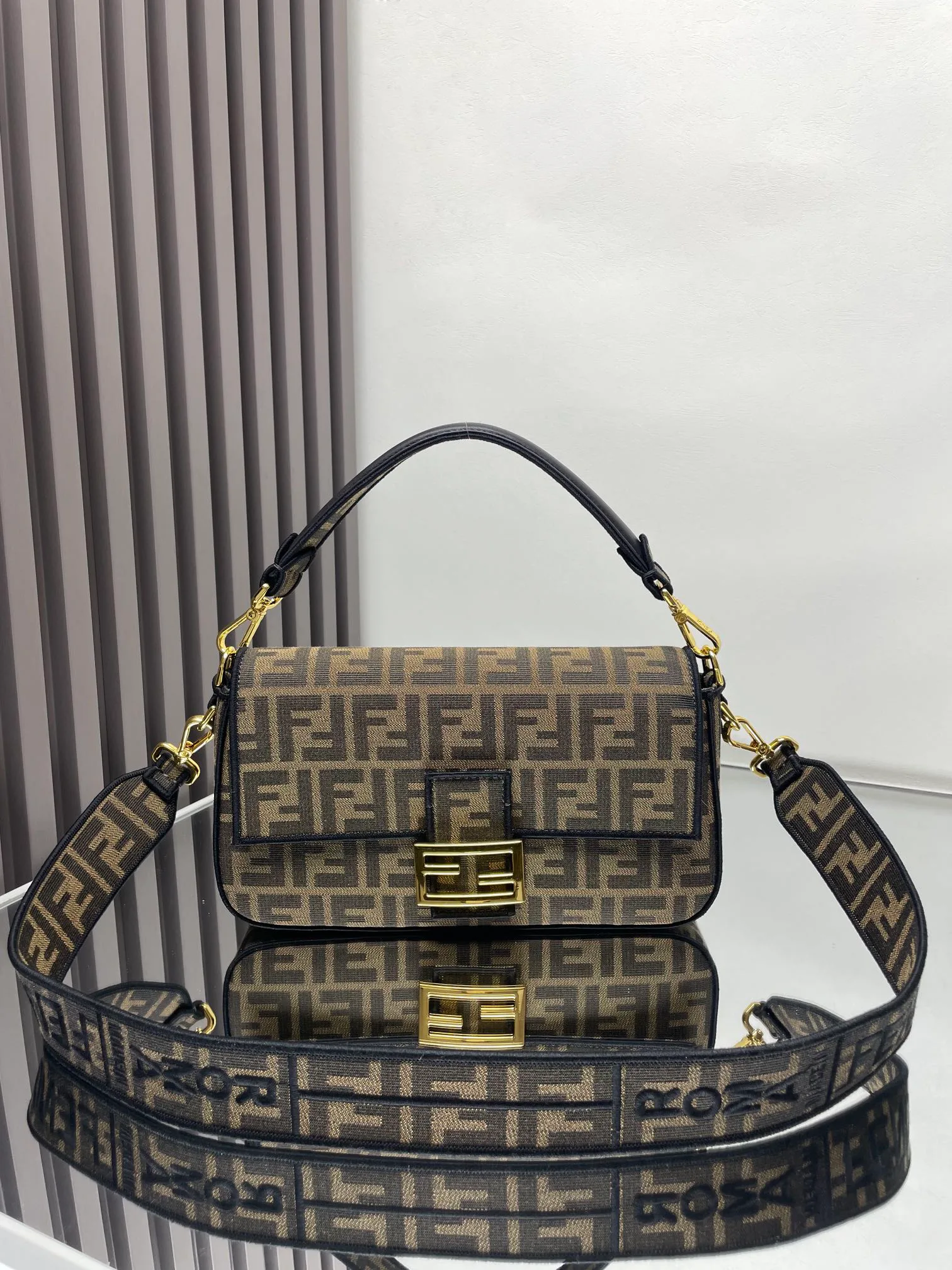 Классические Сумки Женские Fendi 13546249