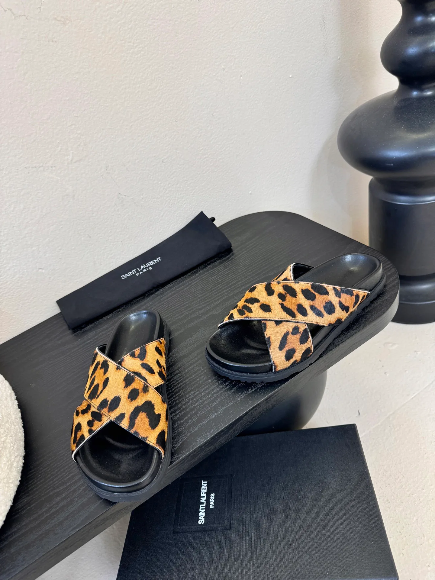 Шлепанцы Женские Saint Laurent 876041