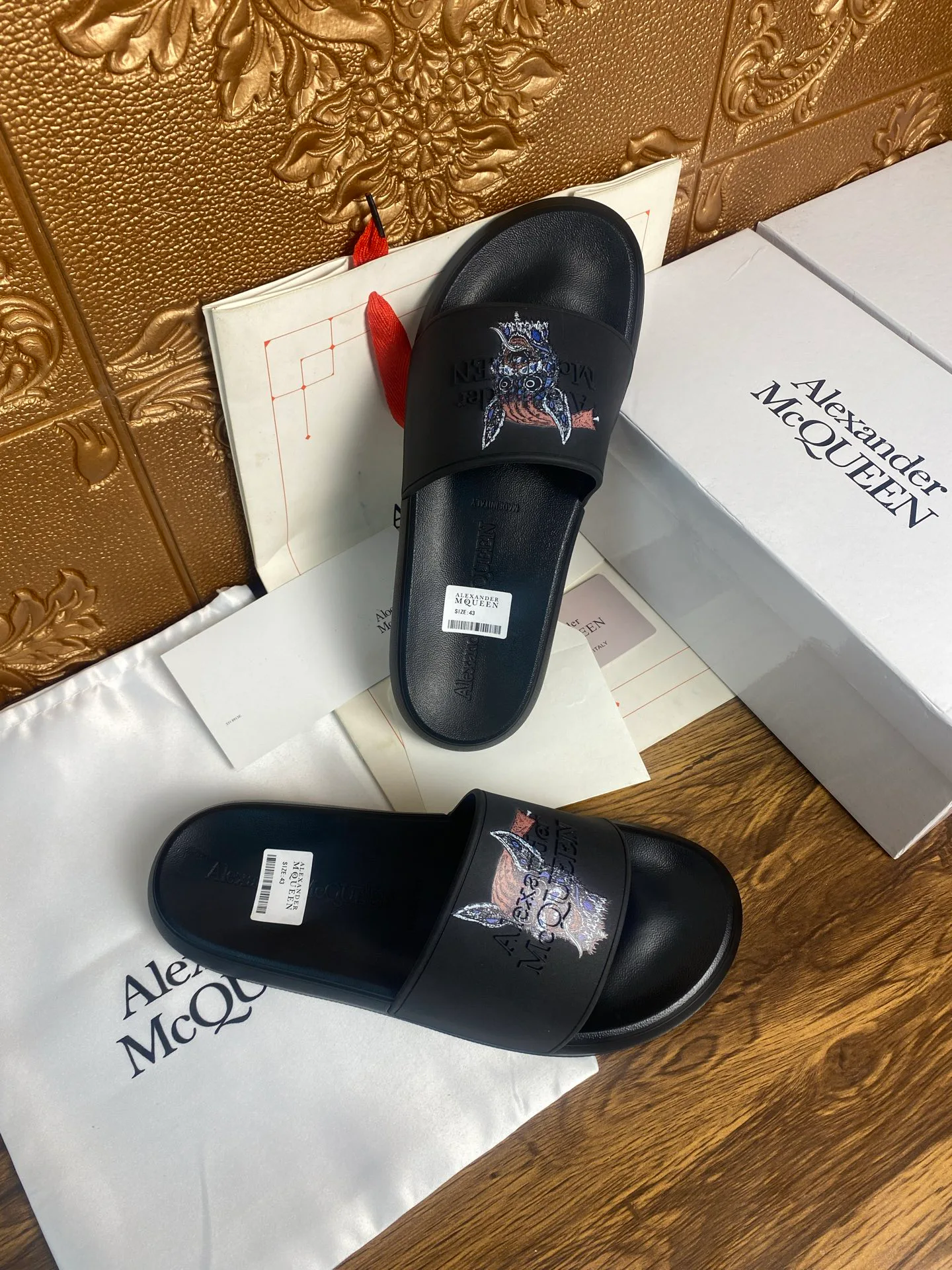 Шлепанцы Женские Alexander Mcqueen 9075