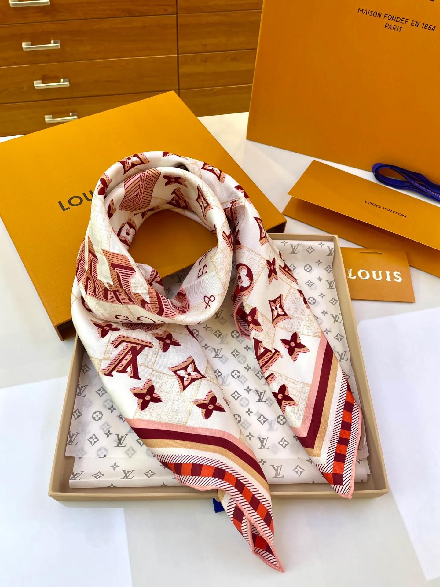 Шарфы Louis Vuitton 1309724