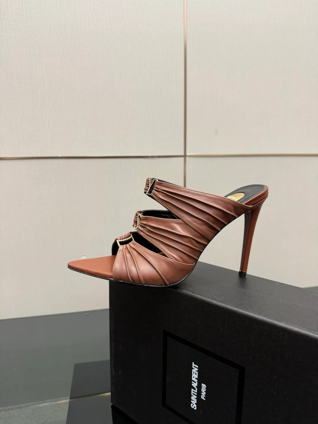 Сандалии Женские Saint Laurent 9317895