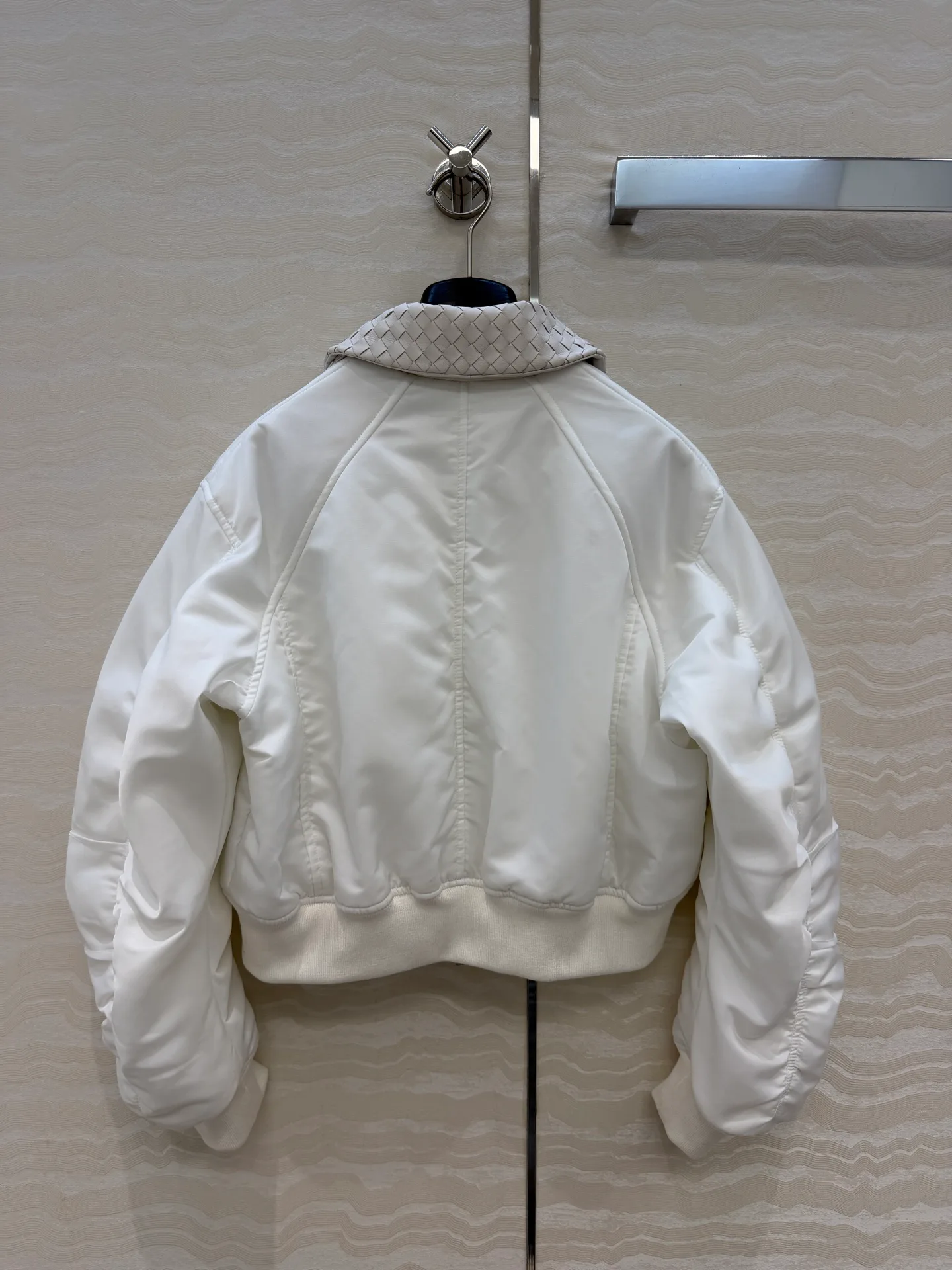 Куртки И Пуховики Женские Bottega Veneta 18501584