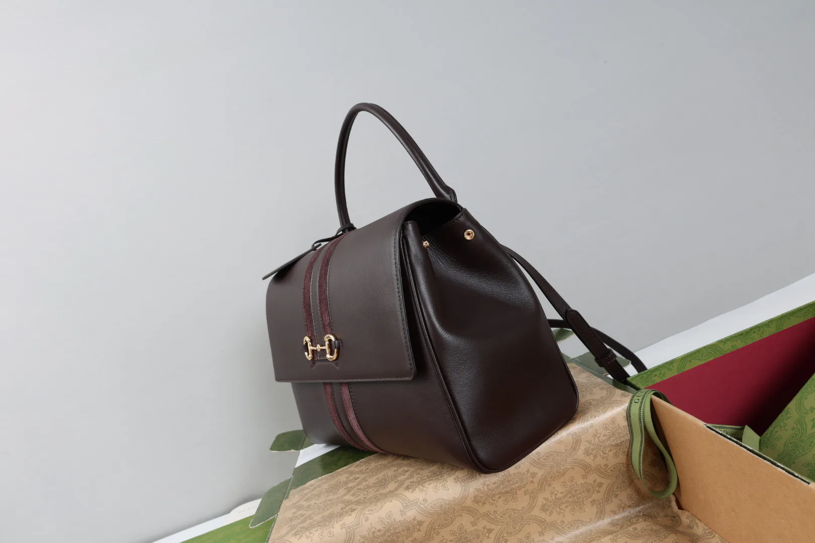 Классические Сумки Женские Gucci 18223258