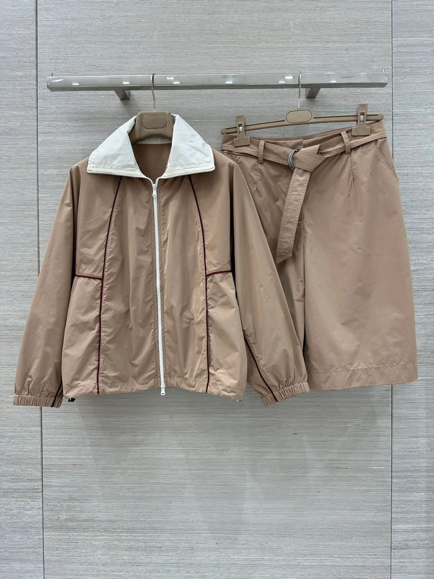 Шорты Женские Brunello Cucinelli 9840370