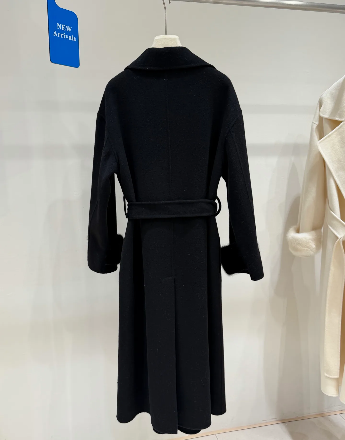 Пальто Женские Fendi 18701575