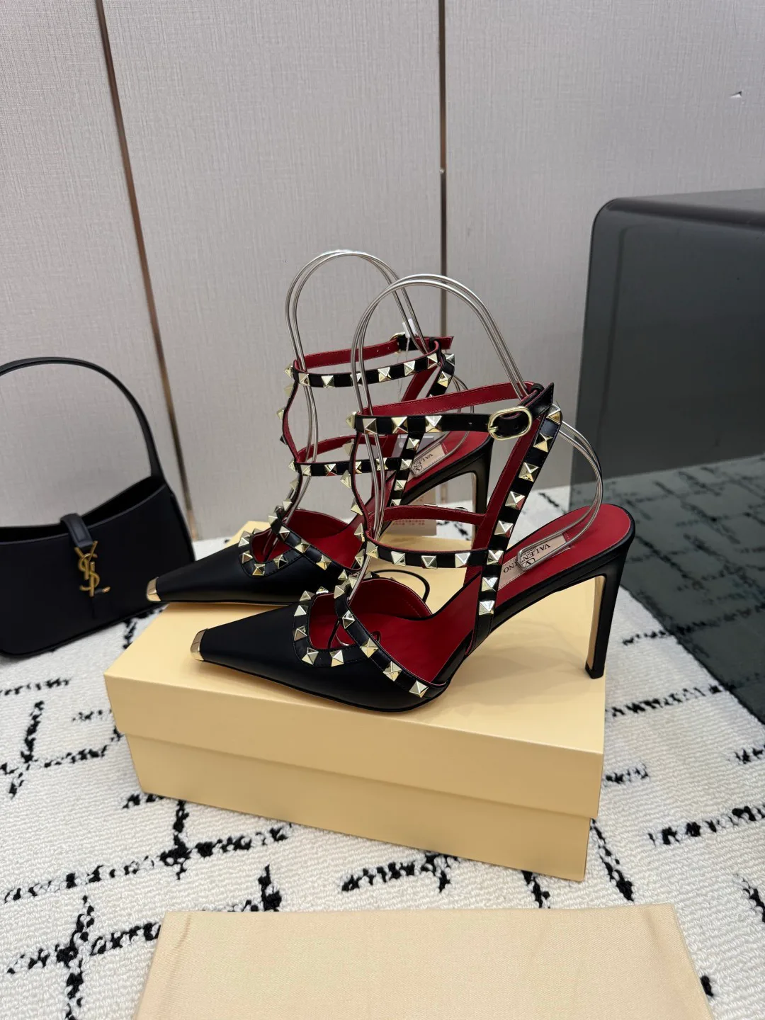 Босоножки Женские Valentino 17594493