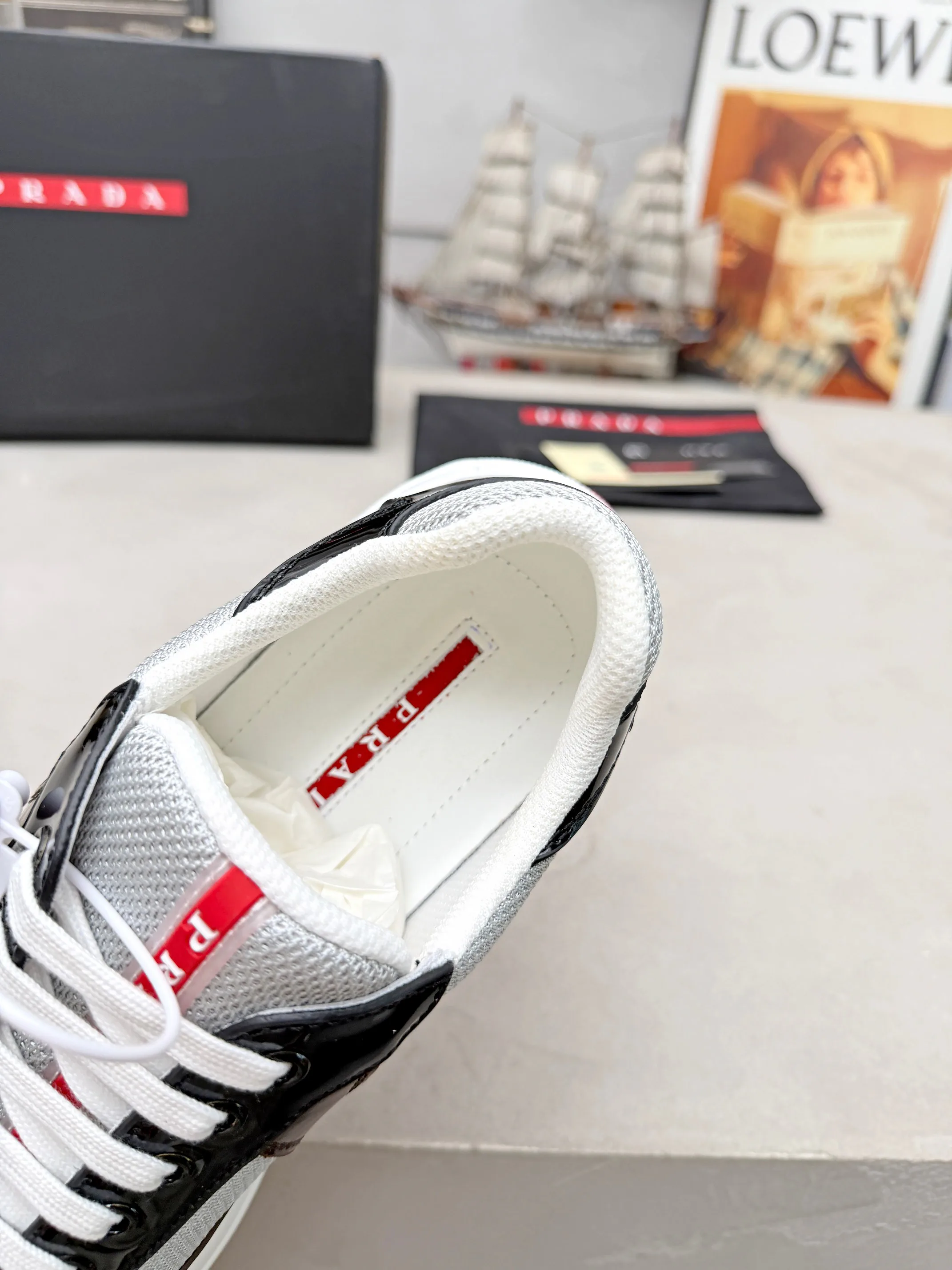 Кроссовки Женские Prada 17704071