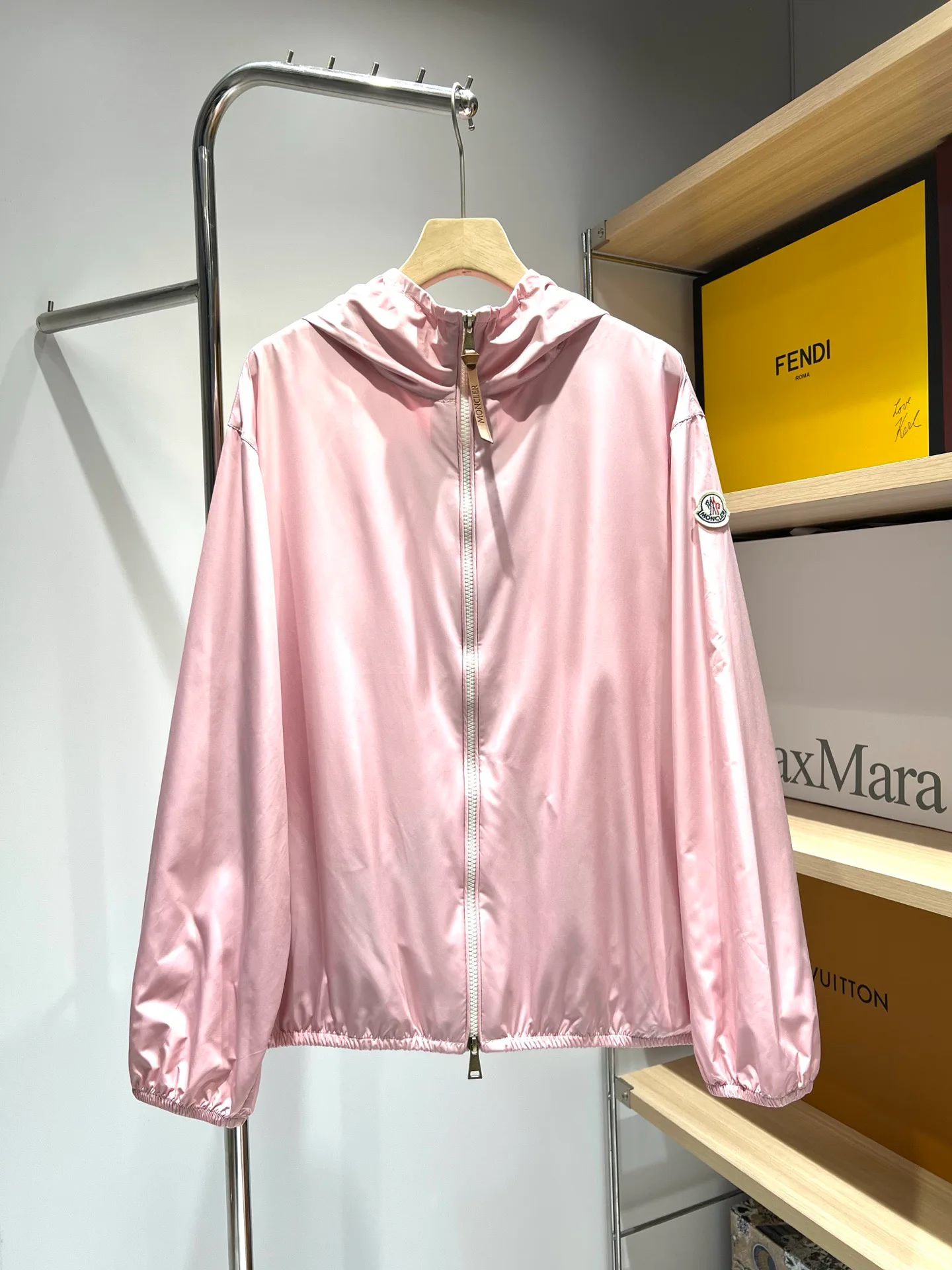 Куртки И Пуховики Женские Moncler 12778573