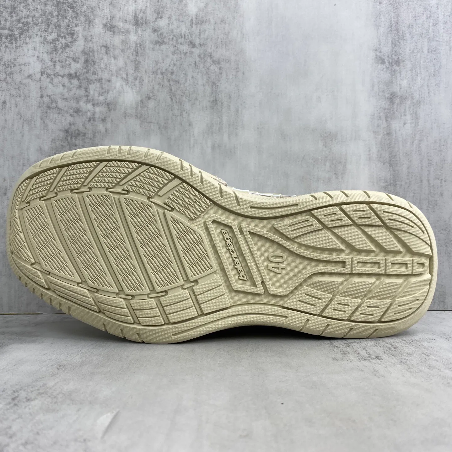 Кроссовки Женские Balenciaga 10247855