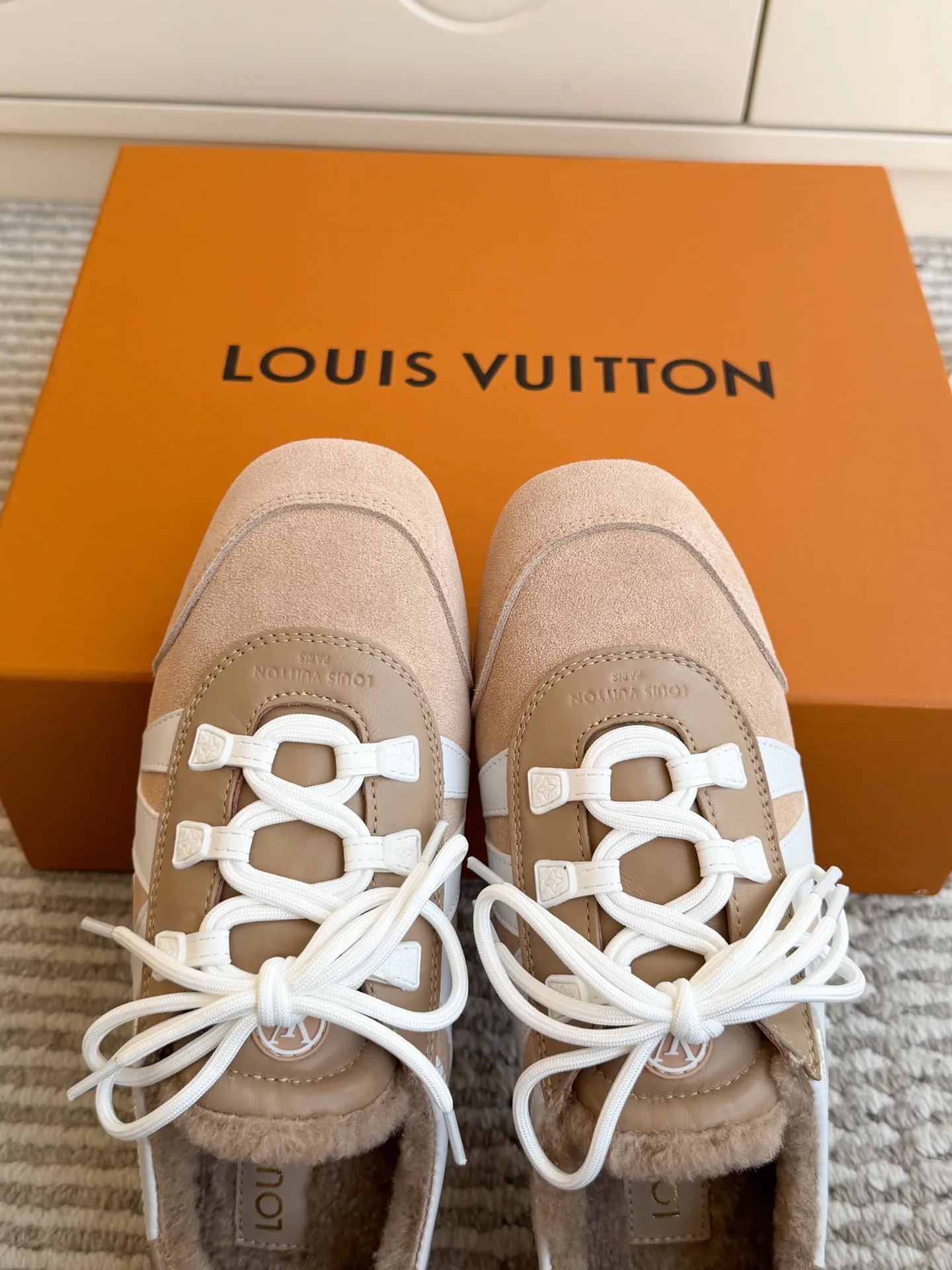 Кроссовки Женские Louis Vuitton 19190098