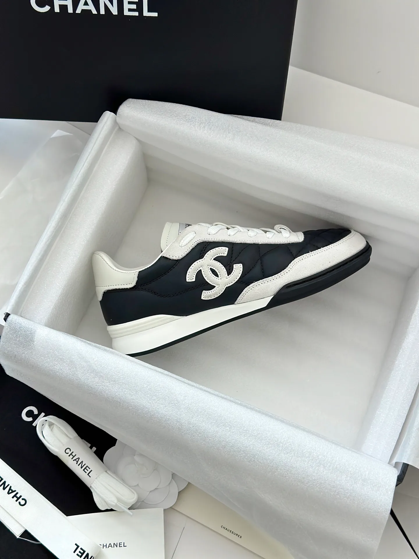 Кроссовки Женские Chanel 18765016
