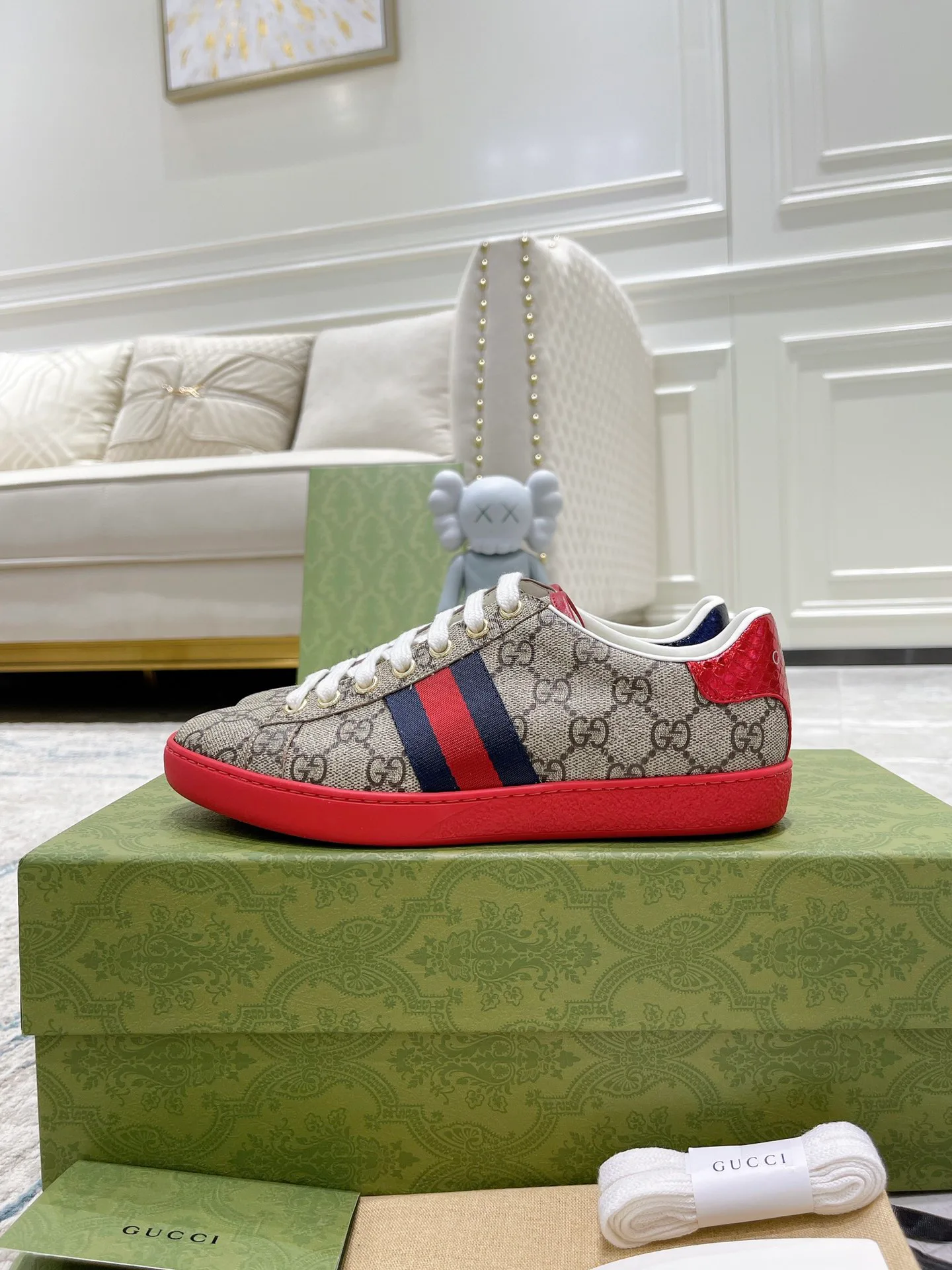Кроссовки Женские Gucci 17620450