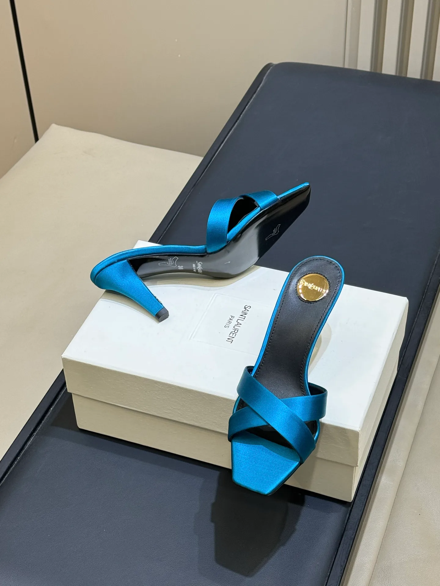 Босоножки Женские Saint Laurent 3891369