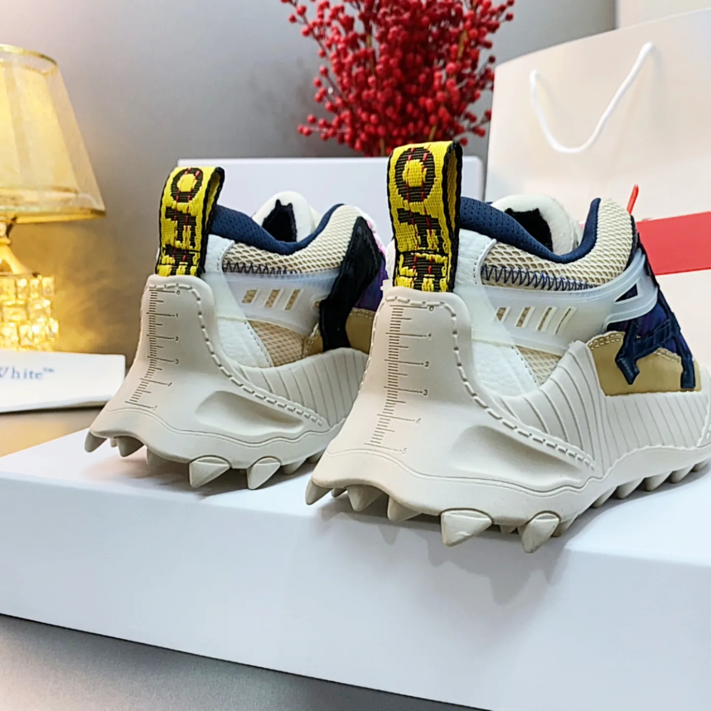 Кроссовки Женские Off-White 17530543