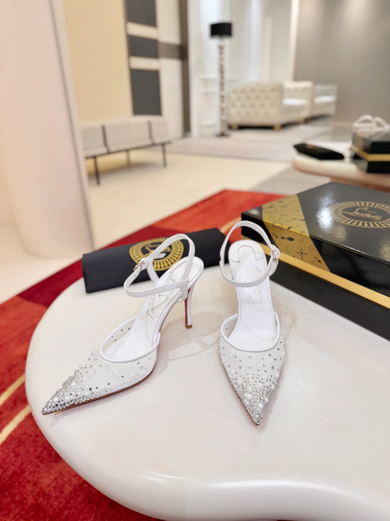 Туфли Женские Christian Louboutin 13321638