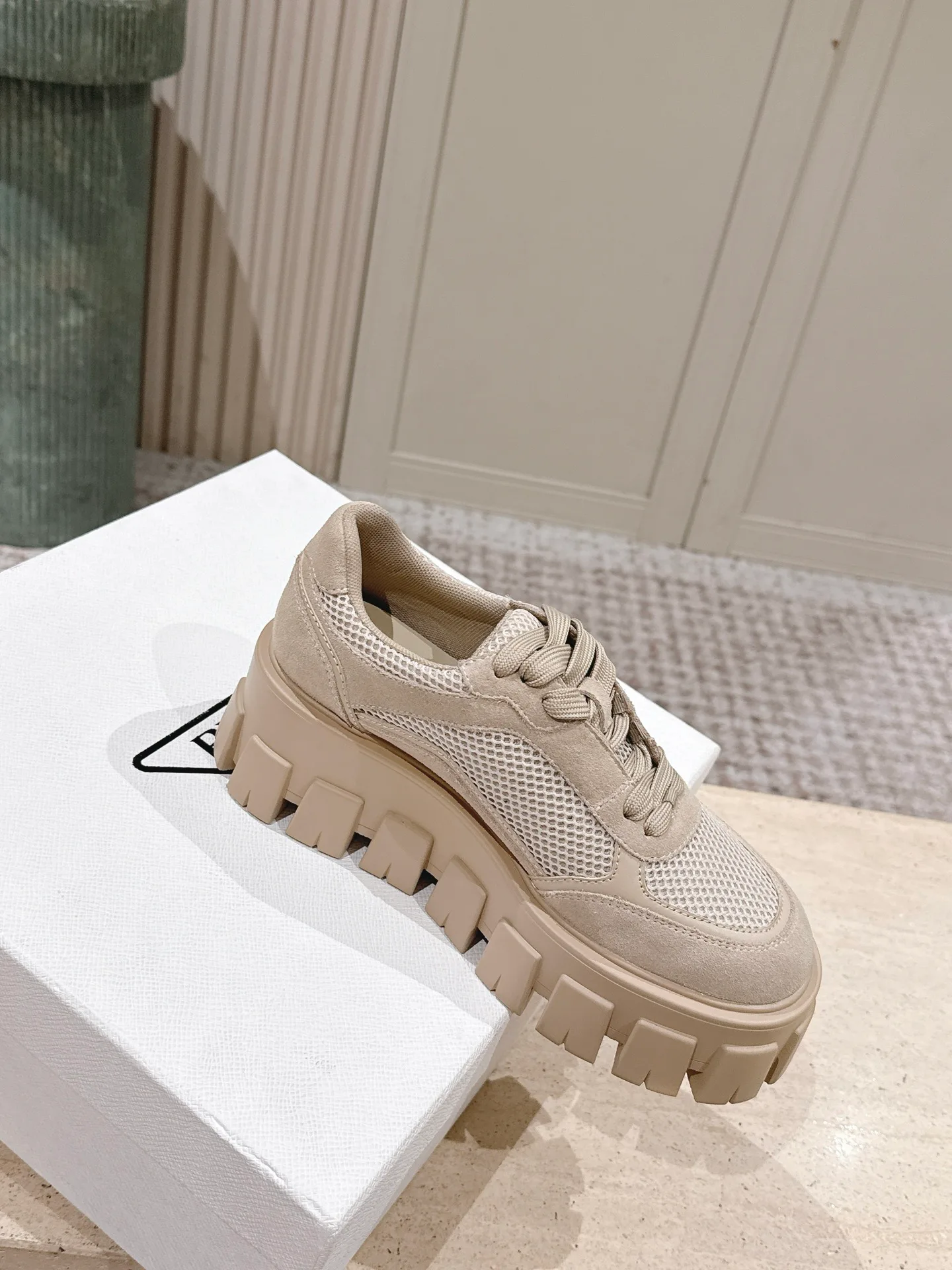Кроссовки Женские Prada 18142658