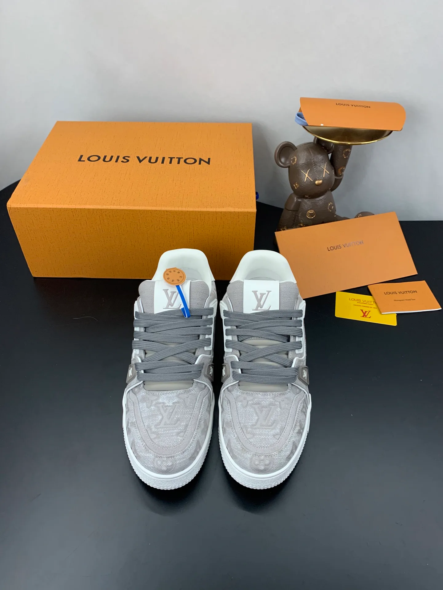 Кроссовки Женские Louis Vuitton 17545276