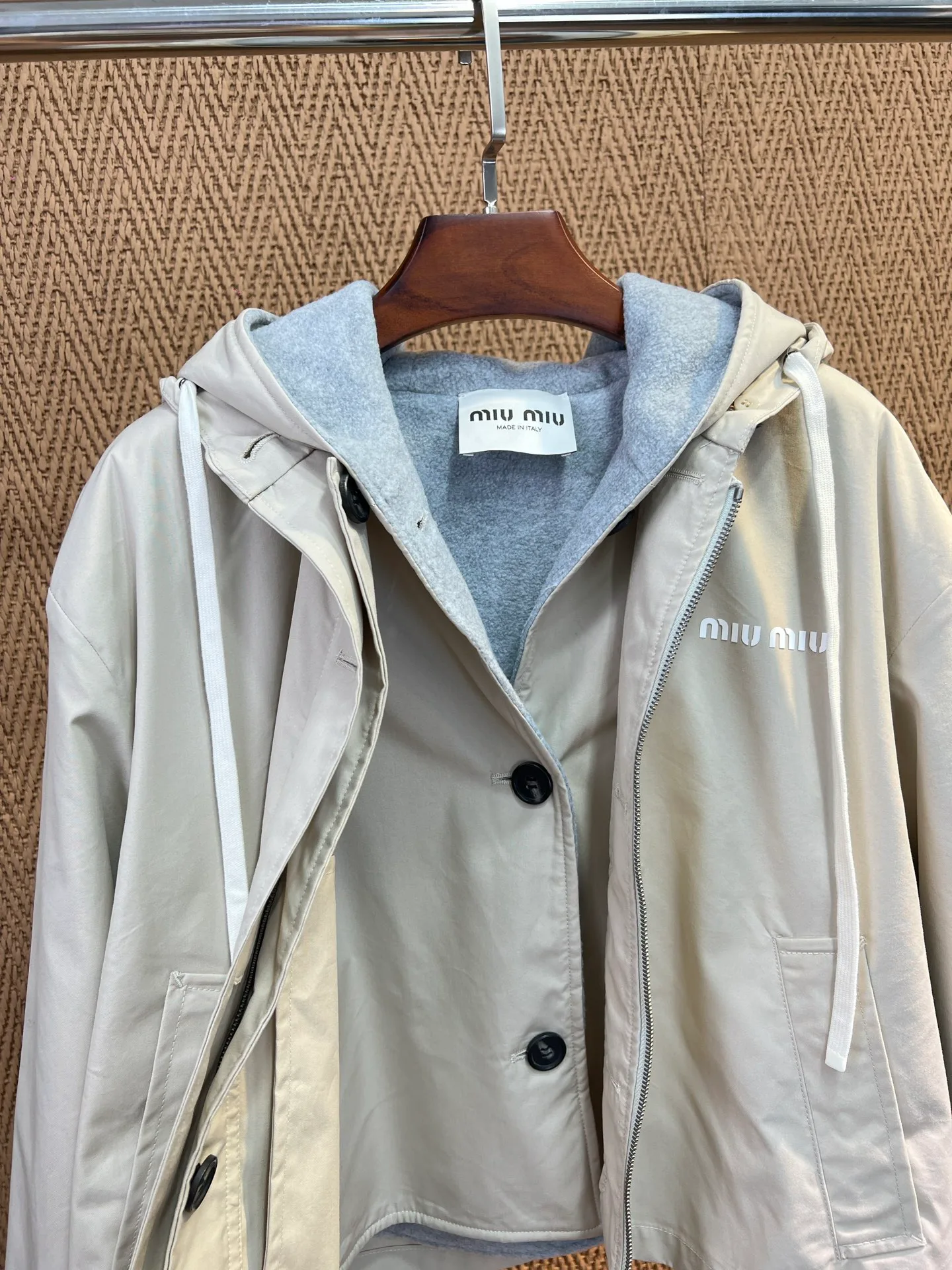 Куртки И Пуховики Женские Miu Miu 18324213