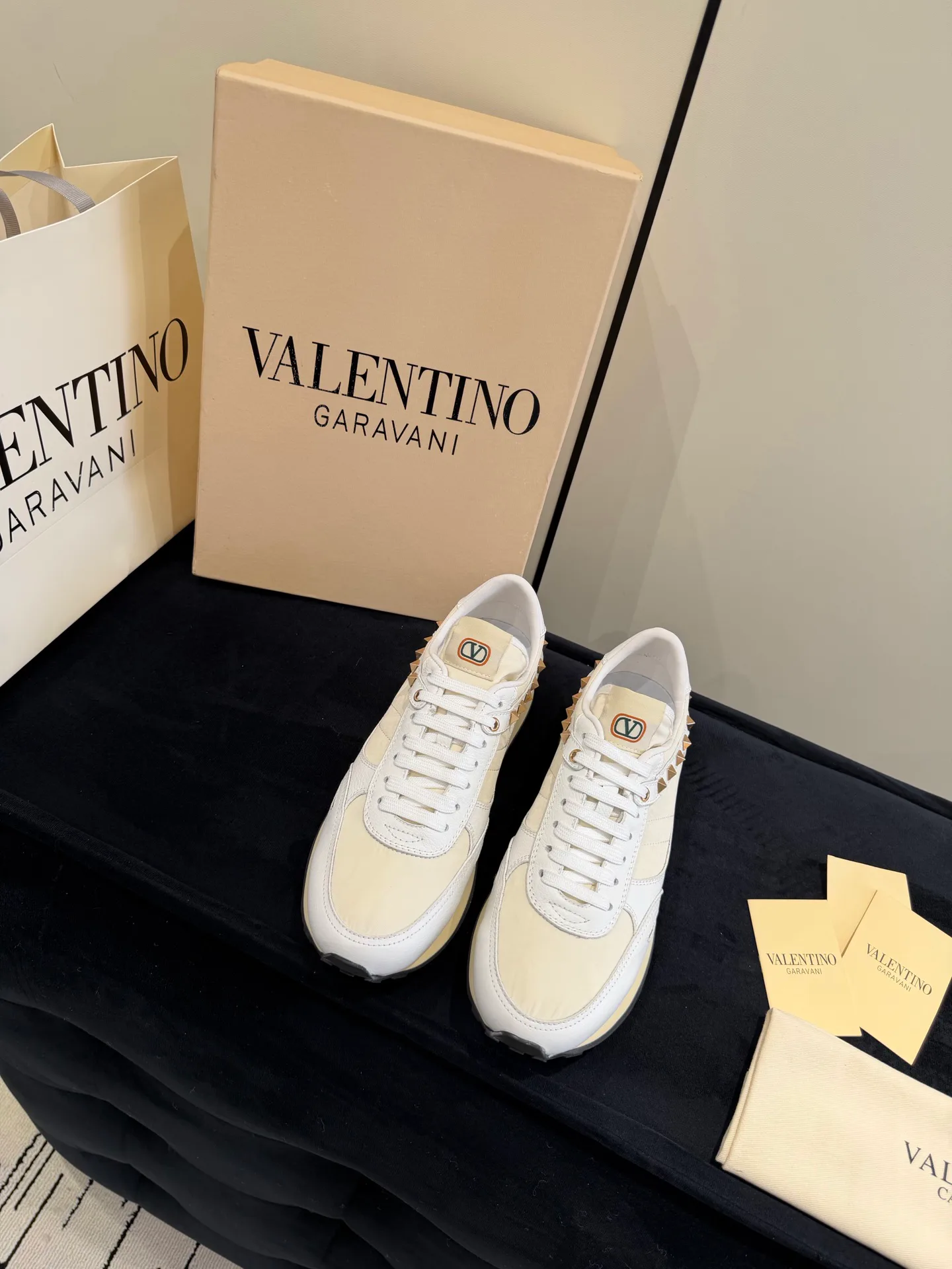 Кроссовки Женские Valentino 18420825