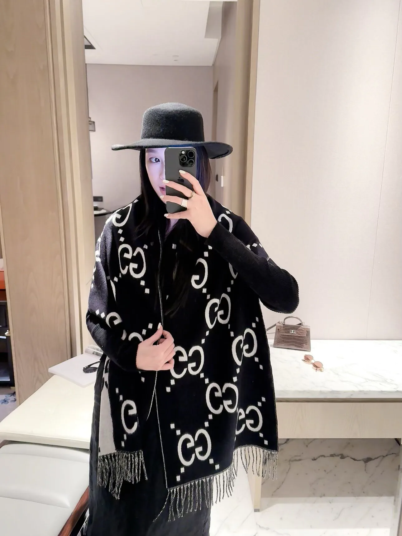 Шарфы Gucci 18427153