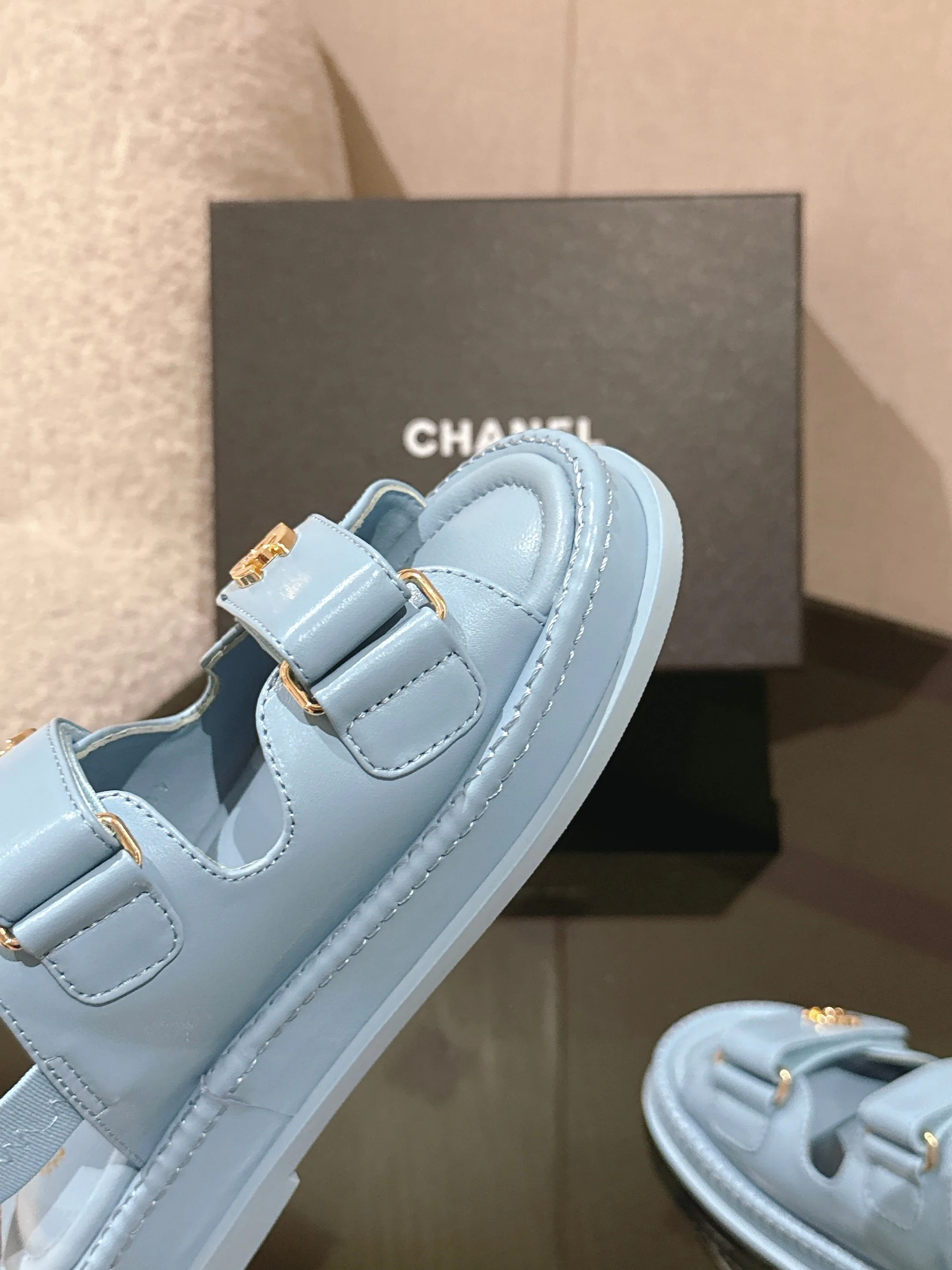 Сандалии Женские Chanel 13571421