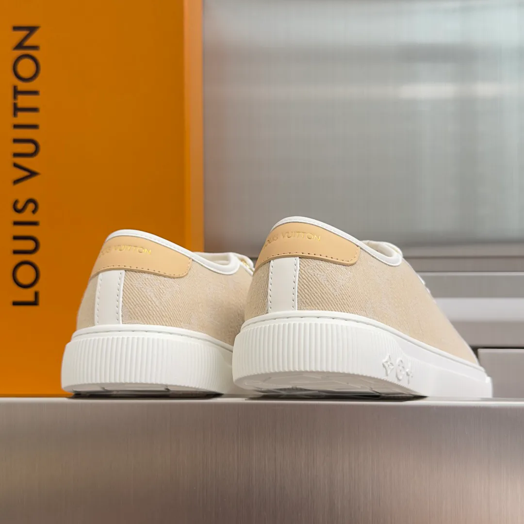 Кроссовки Женские Louis Vuitton 17950711