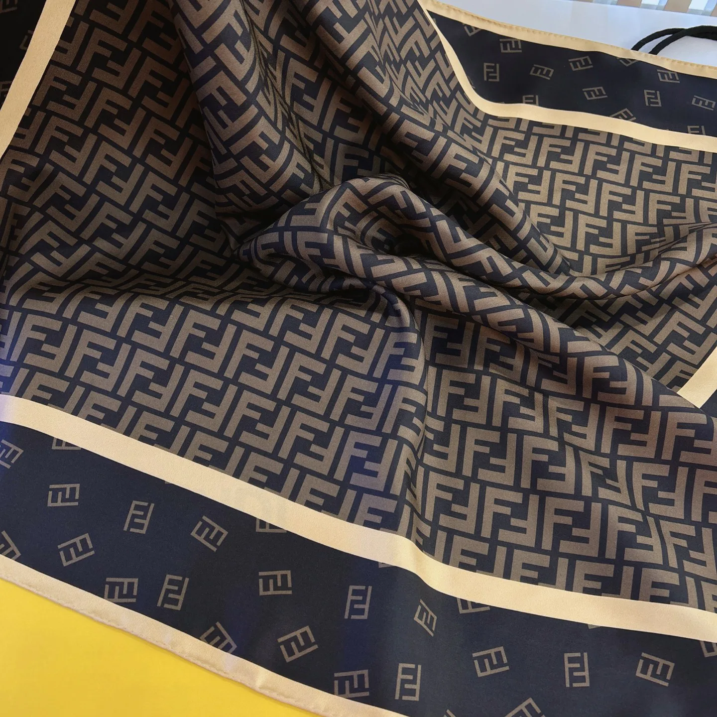 Шарфы Fendi 13447601