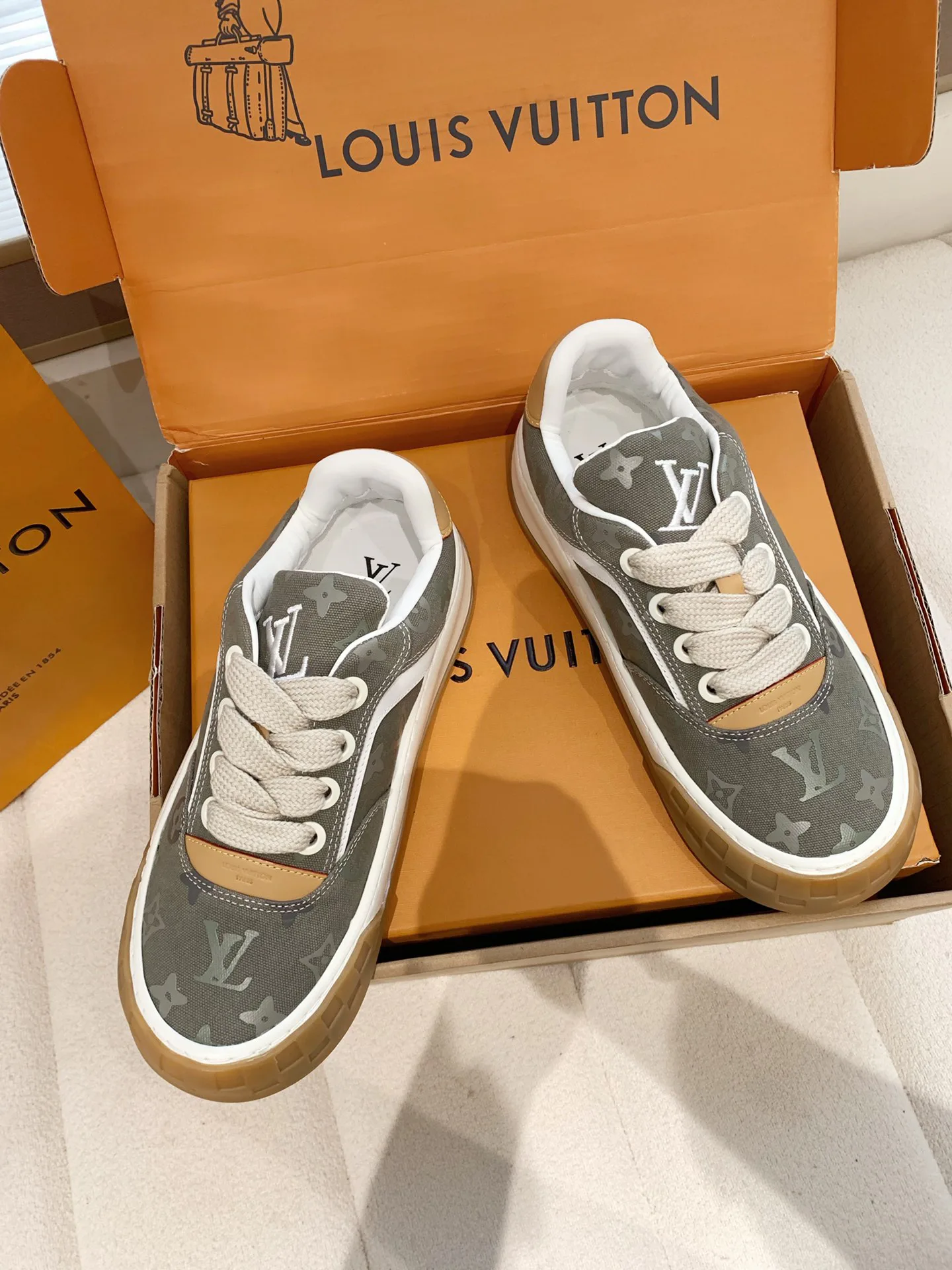 Кеды Женские Louis Vuitton 13183742