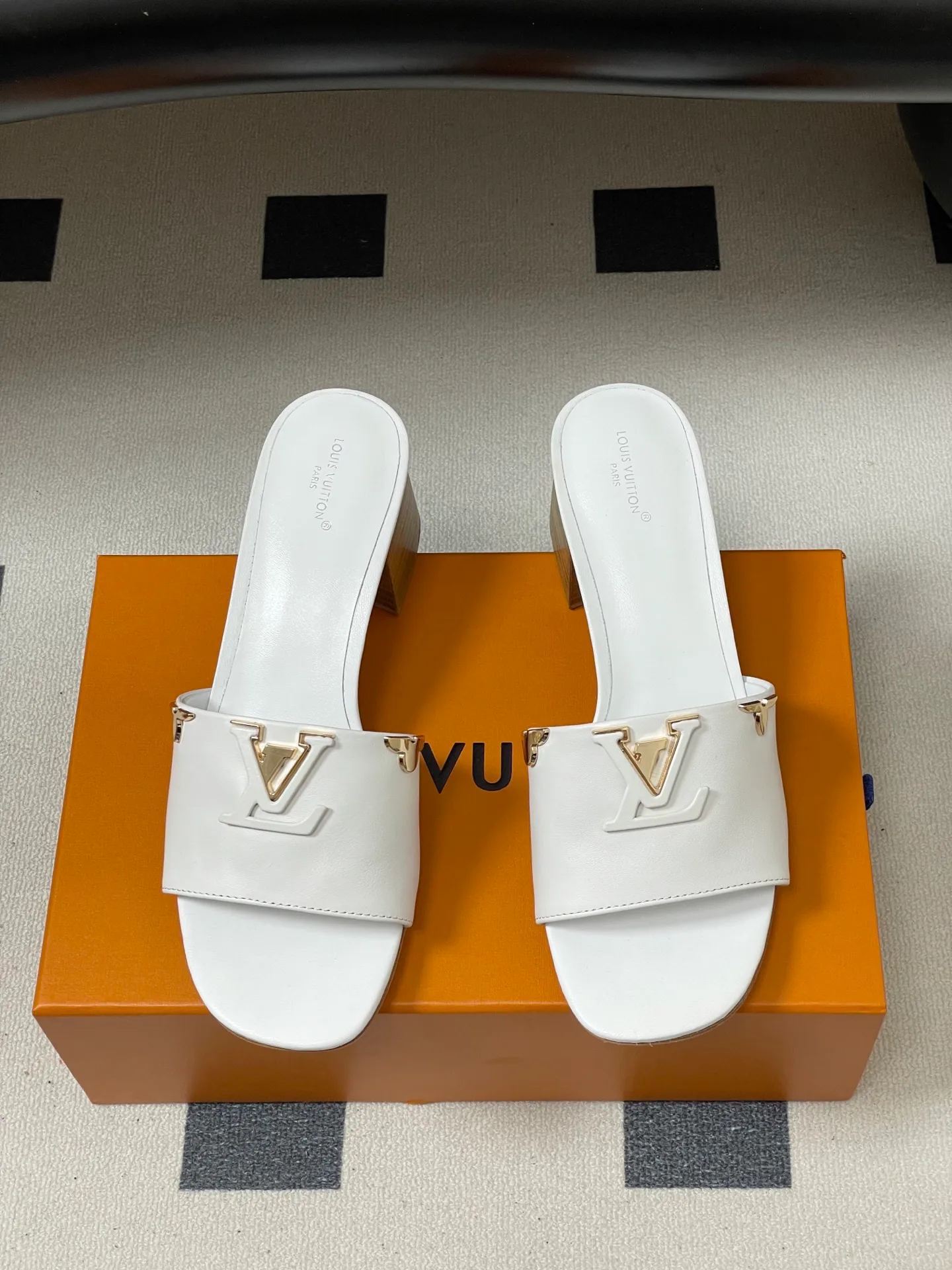 Сандалии Женские Louis Vuitton 11628728