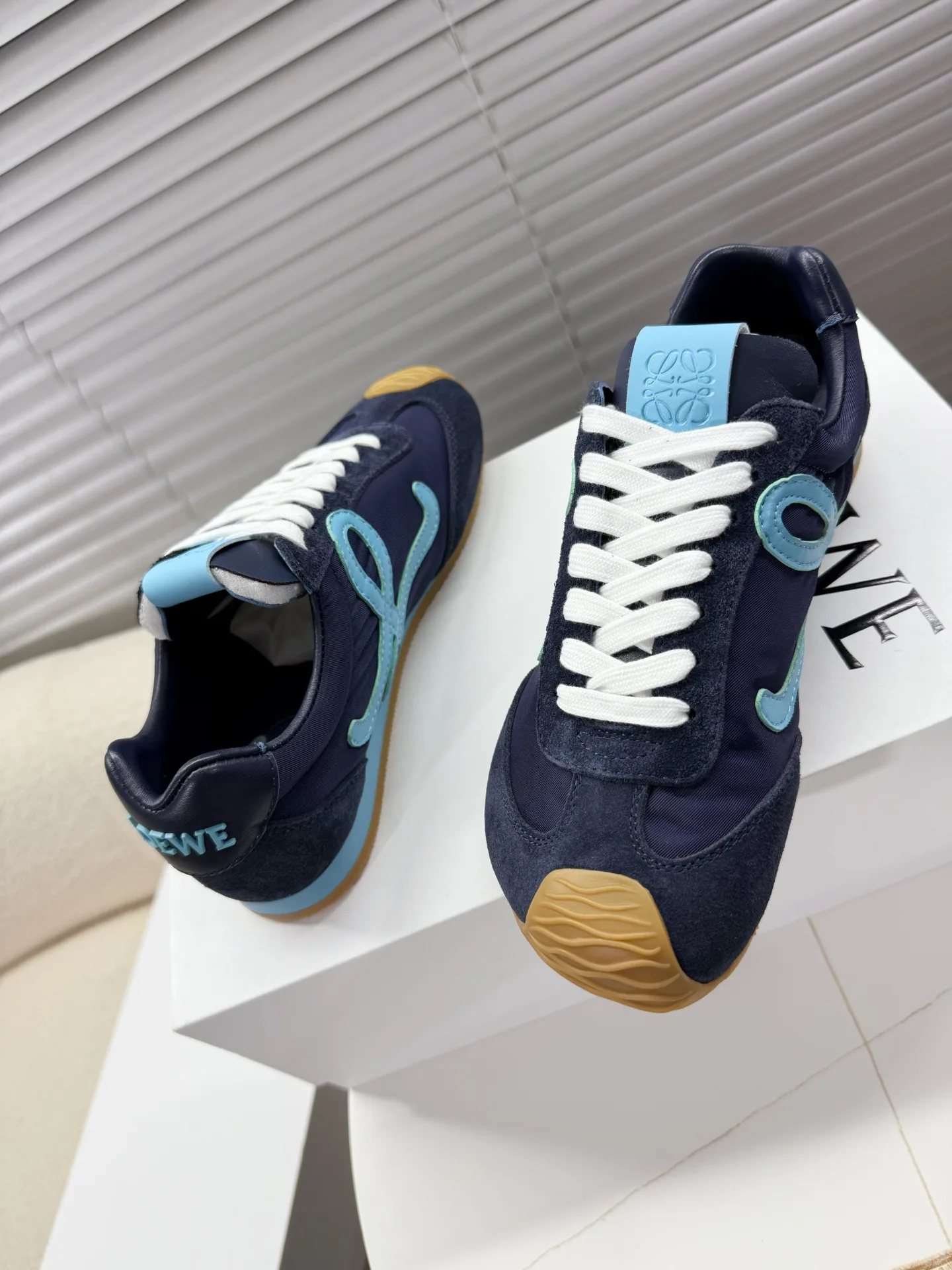 Кроссовки Женские Loewe 17129